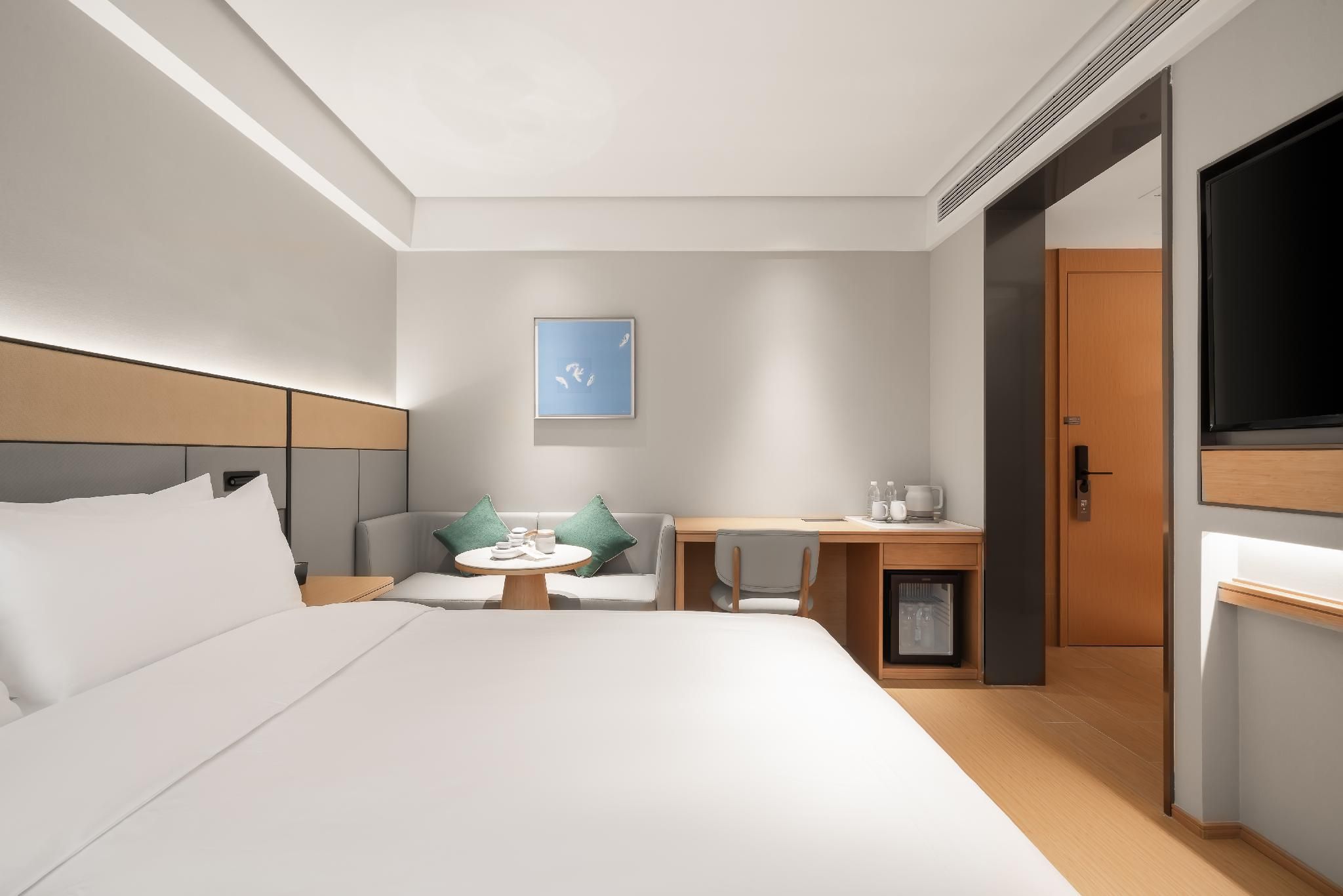 Hotel Queen Room
