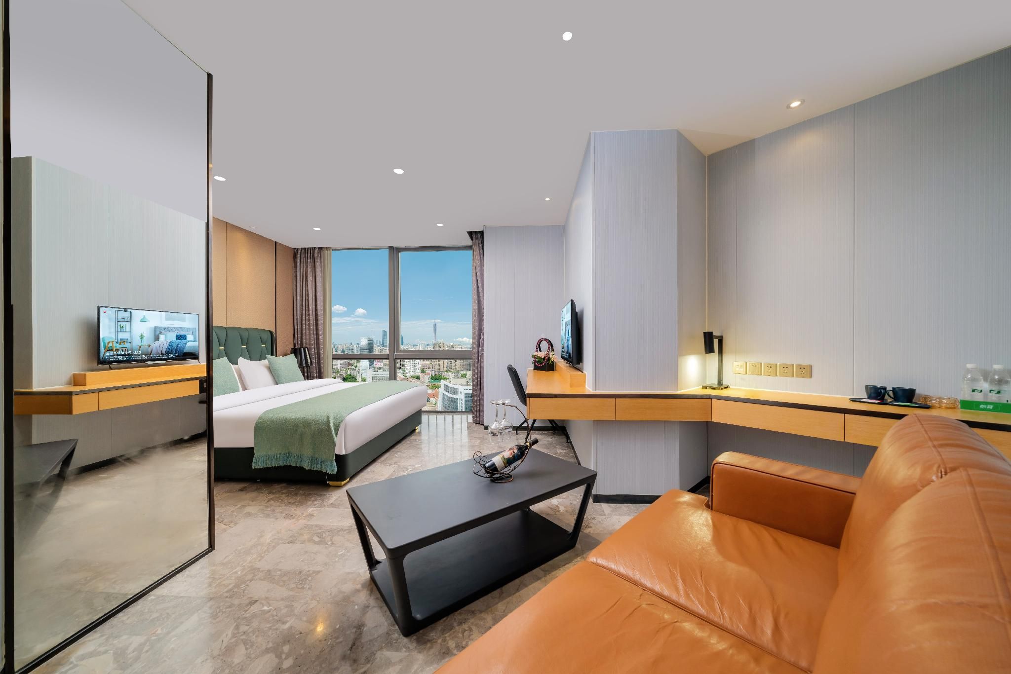 Deluxe Queen Suite