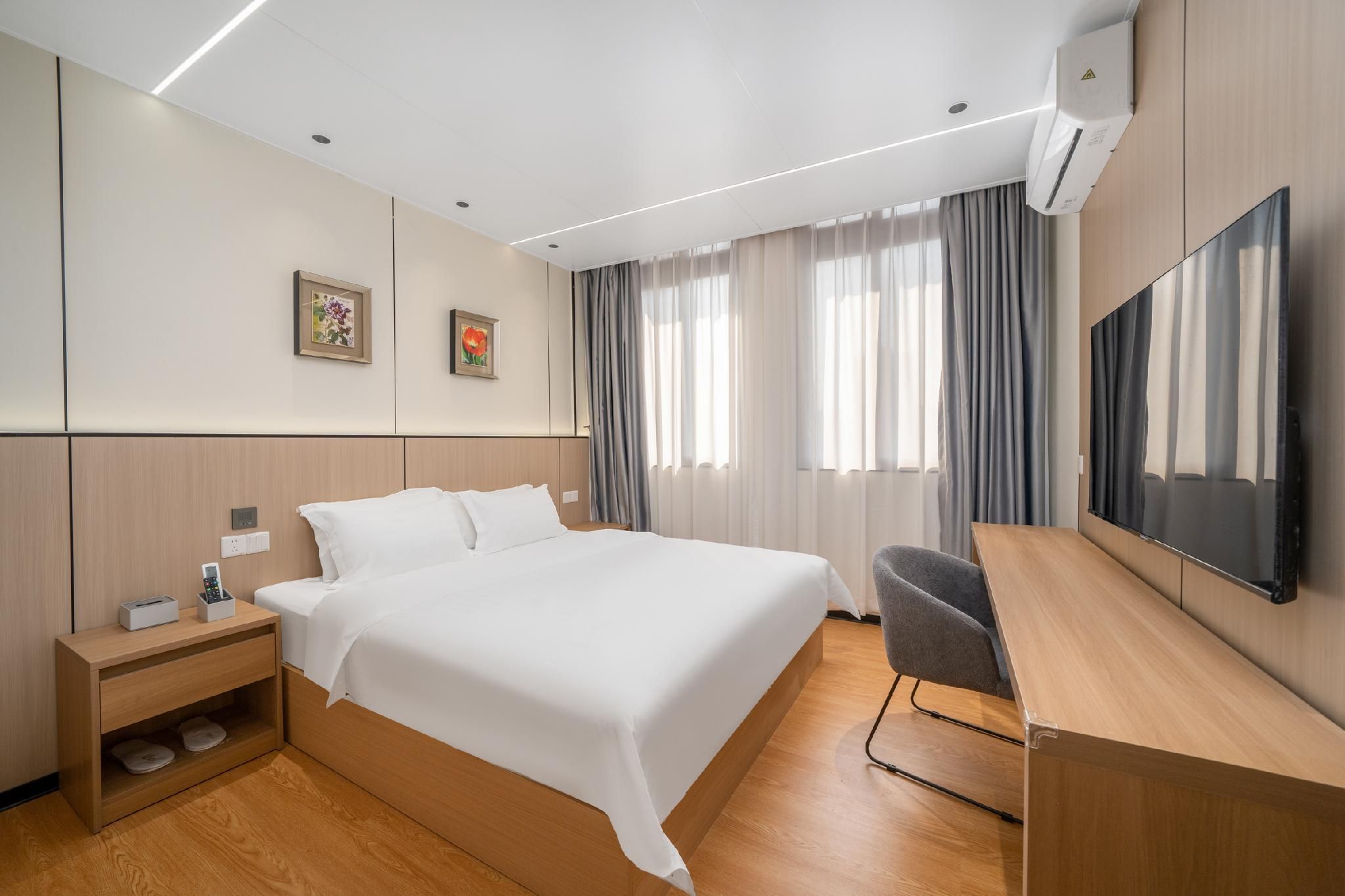 Comfort King Room