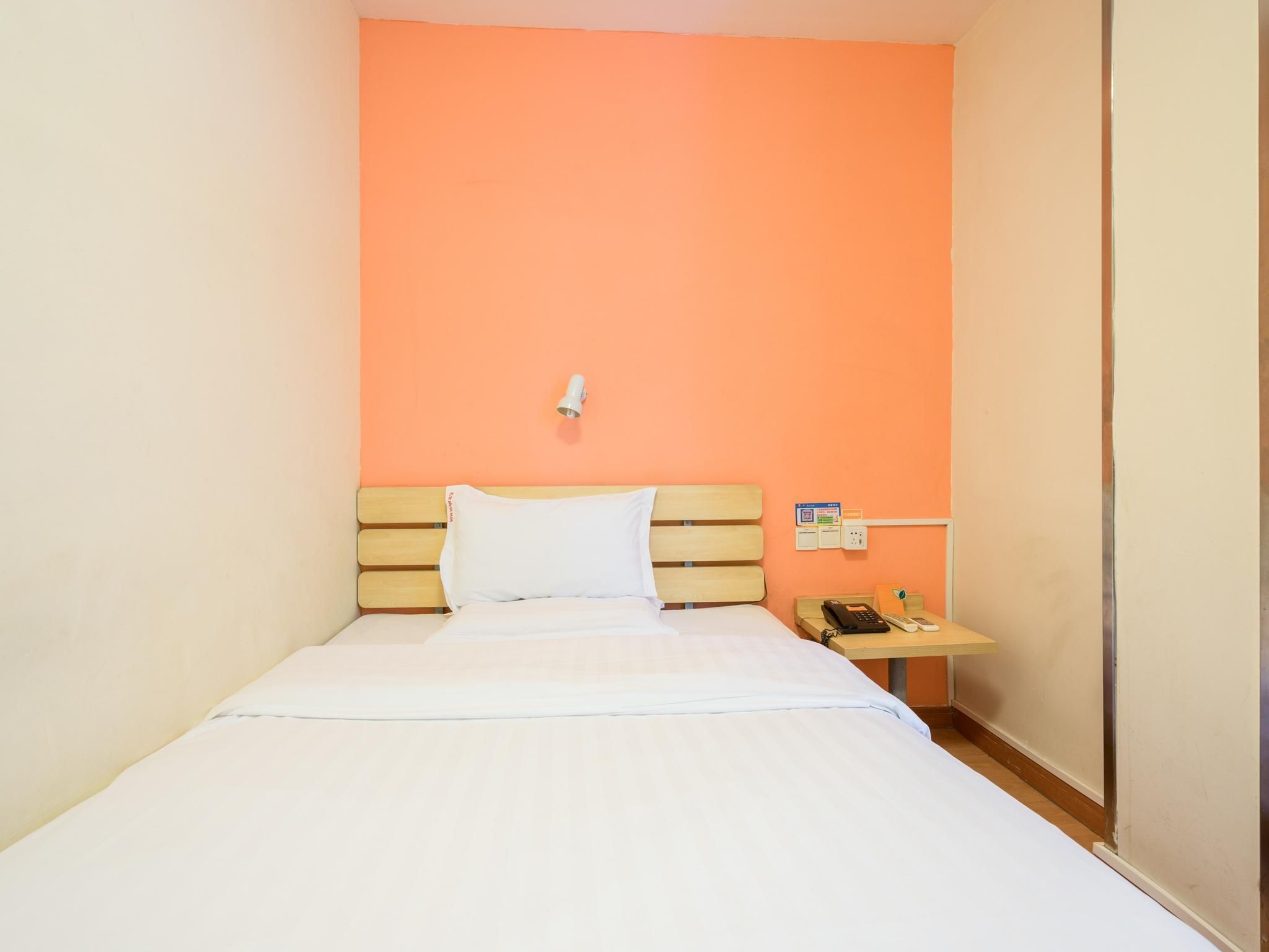 7 Days Inn Guangzhou Beijing Road Metro Station TIAN Wharf WH - Zizhu 1 Bed Room 2