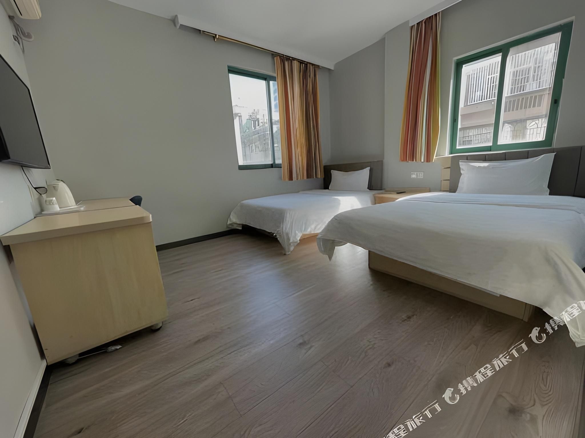 2 Bed Twin Superior Room