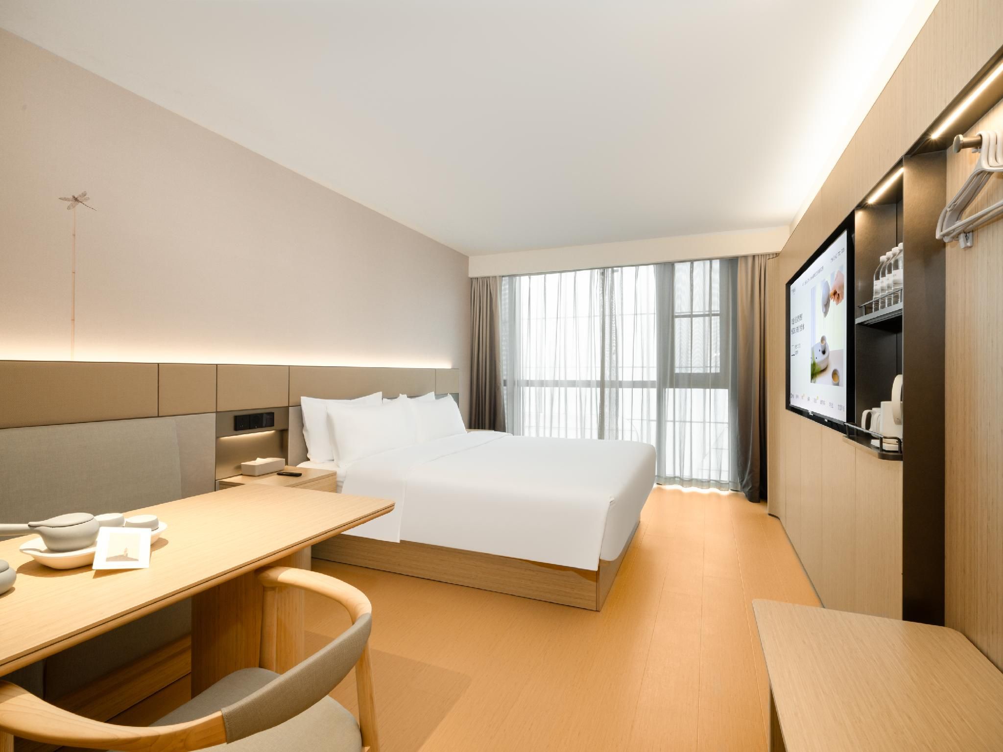 Business Queen Room
