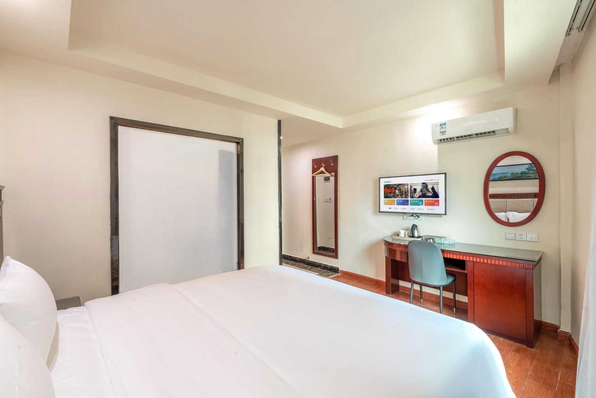 Large Double Room