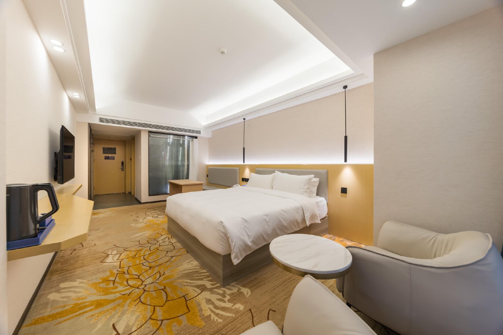 Business Queen Room