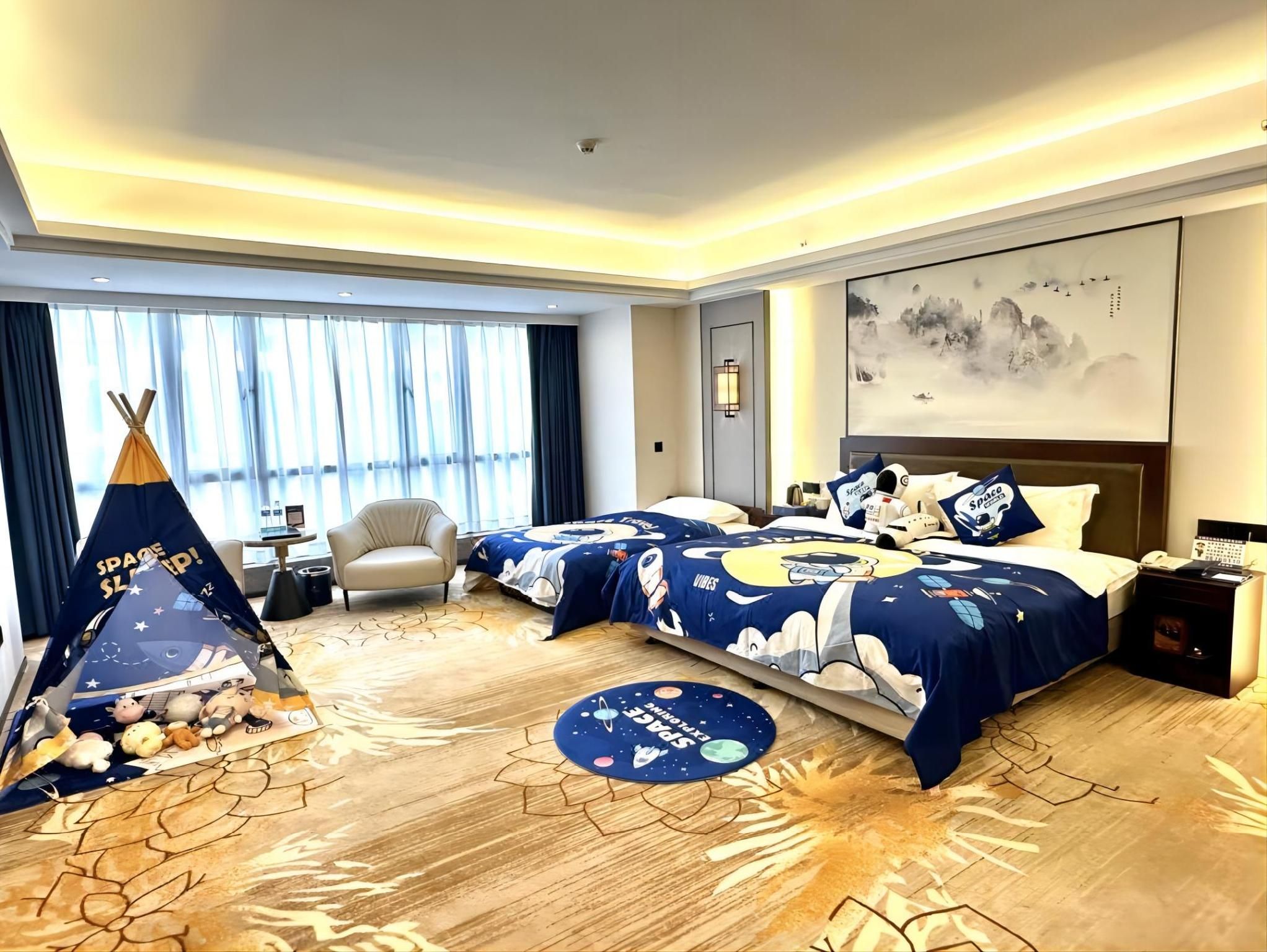 Huazhu - Family Room