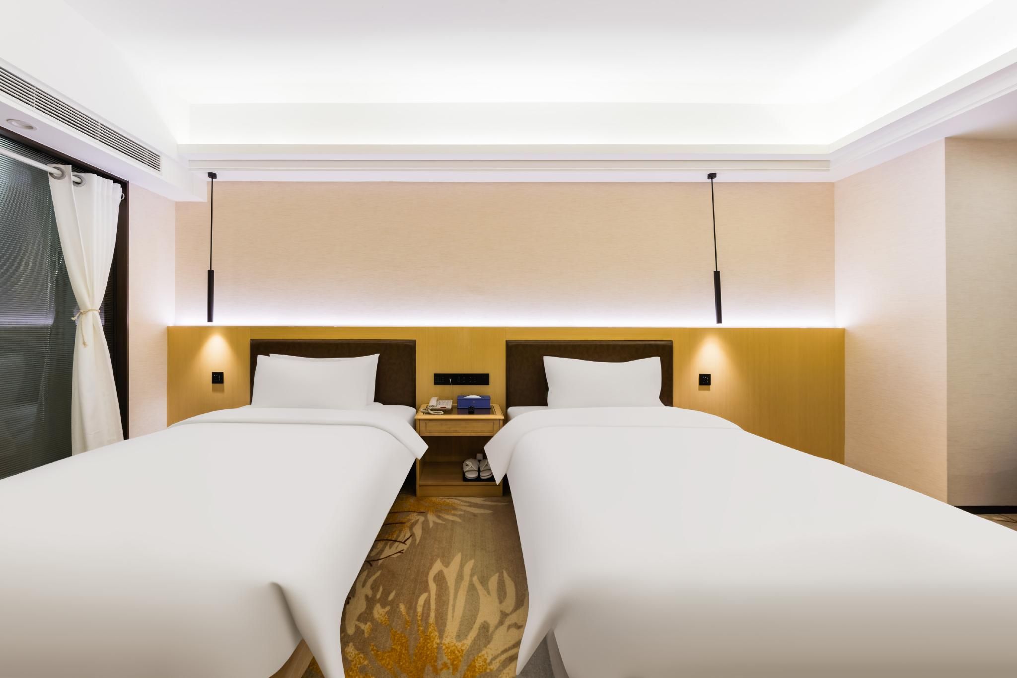Twin Business Room