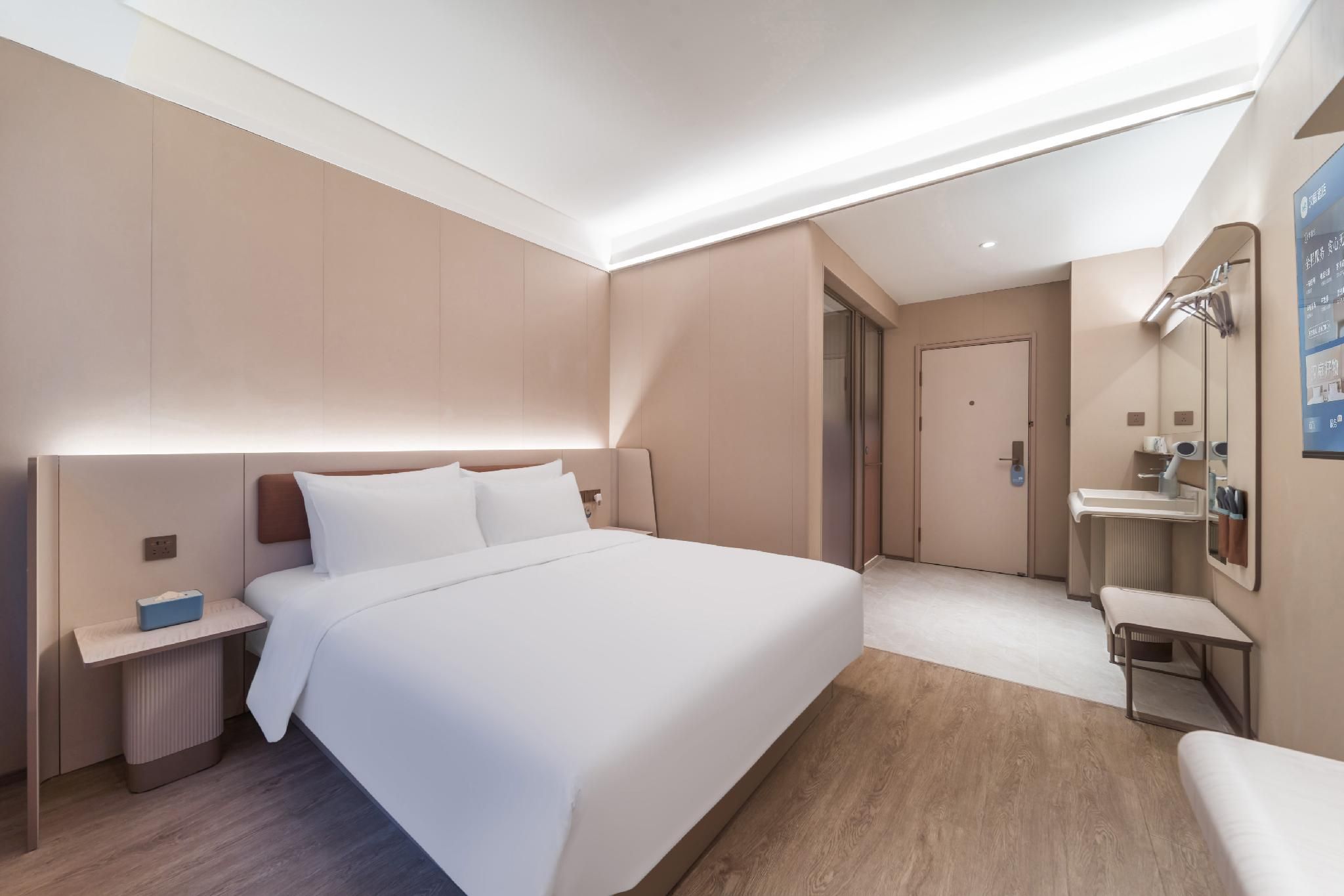 Superior Room Queen