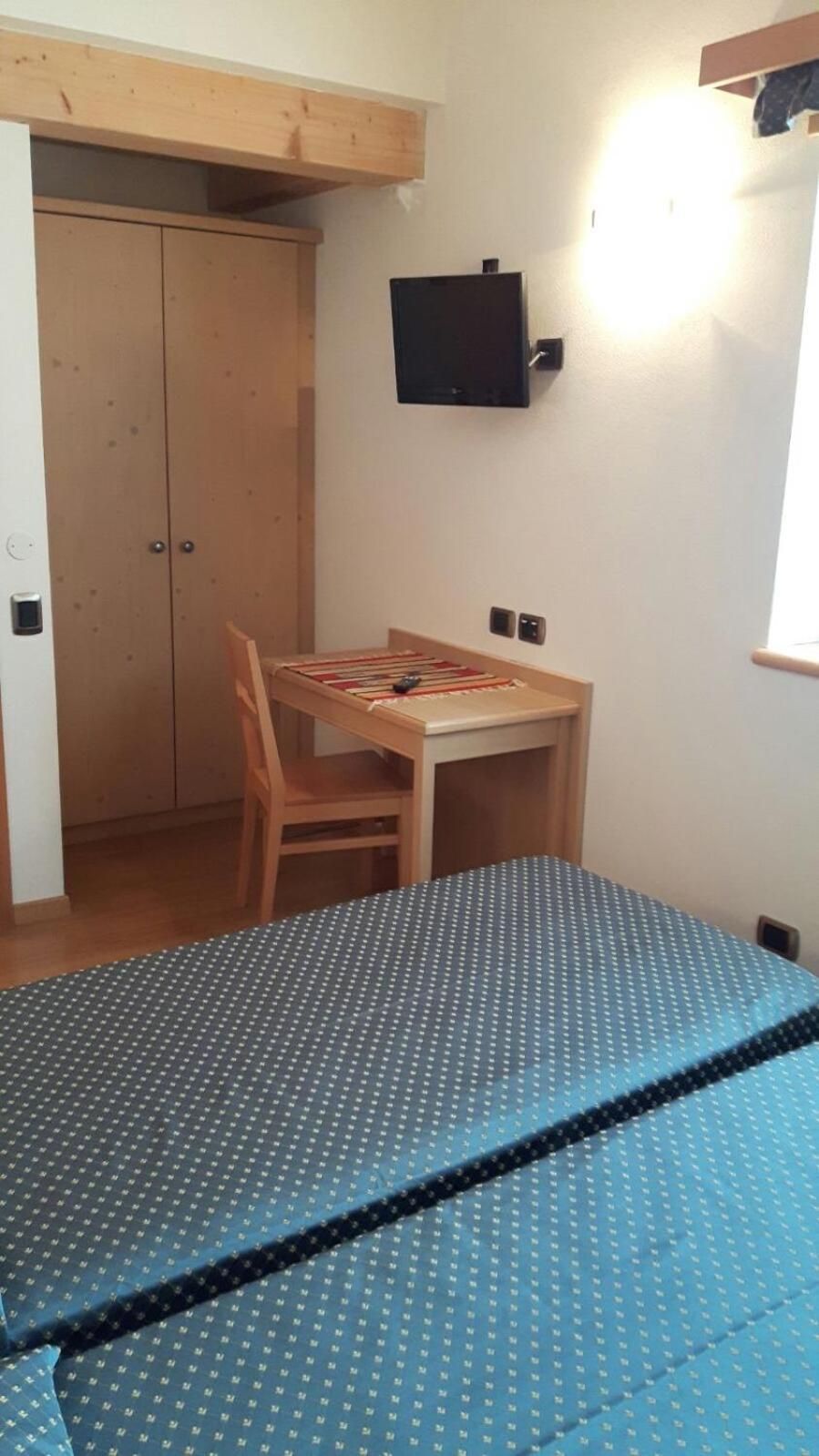 Large Double or Twin Room