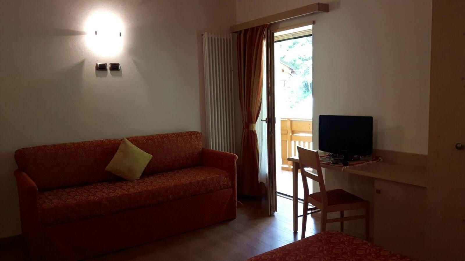 Large Double or Twin Room