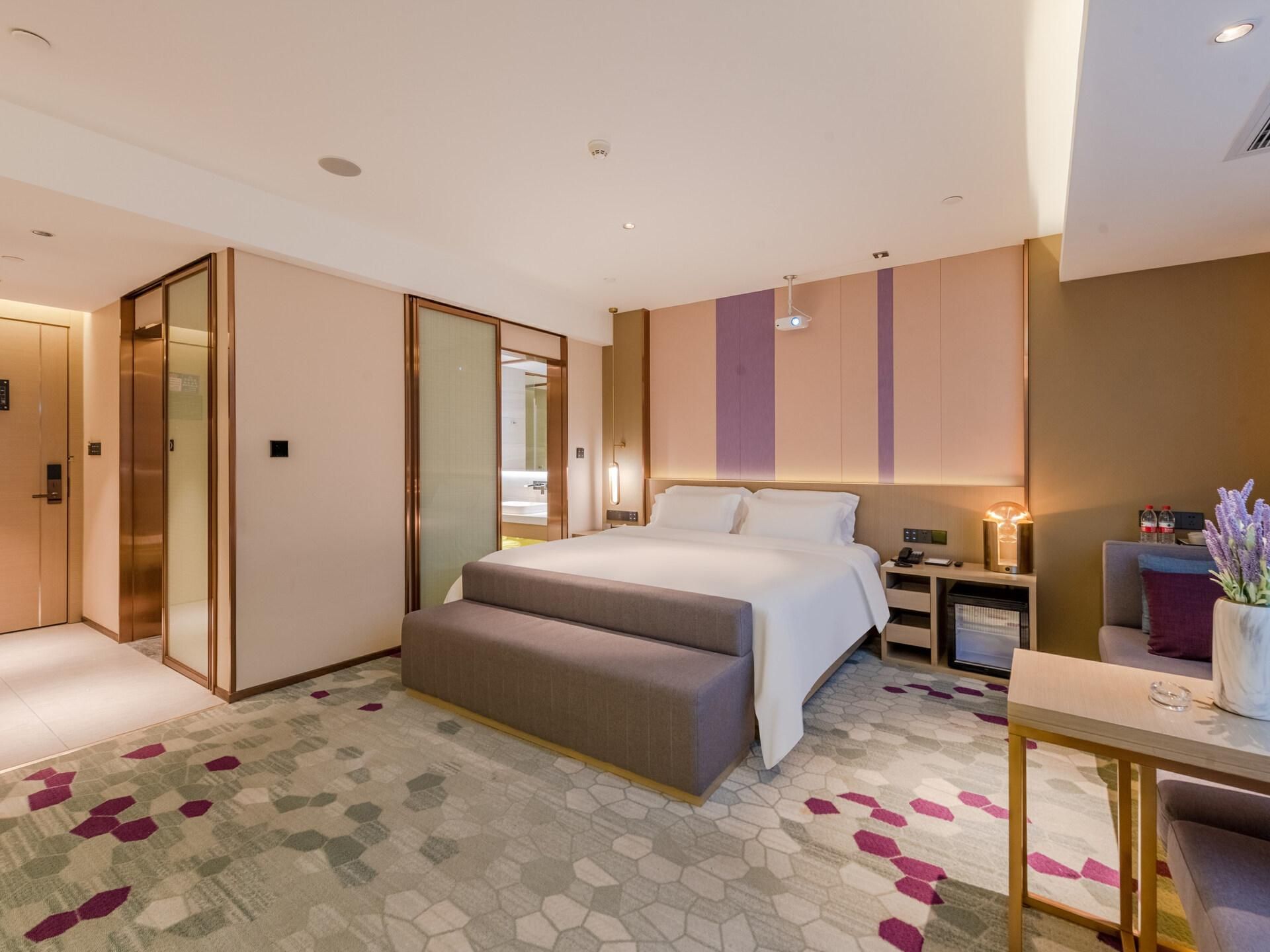 WH - Deluxe Cinema Bed Room