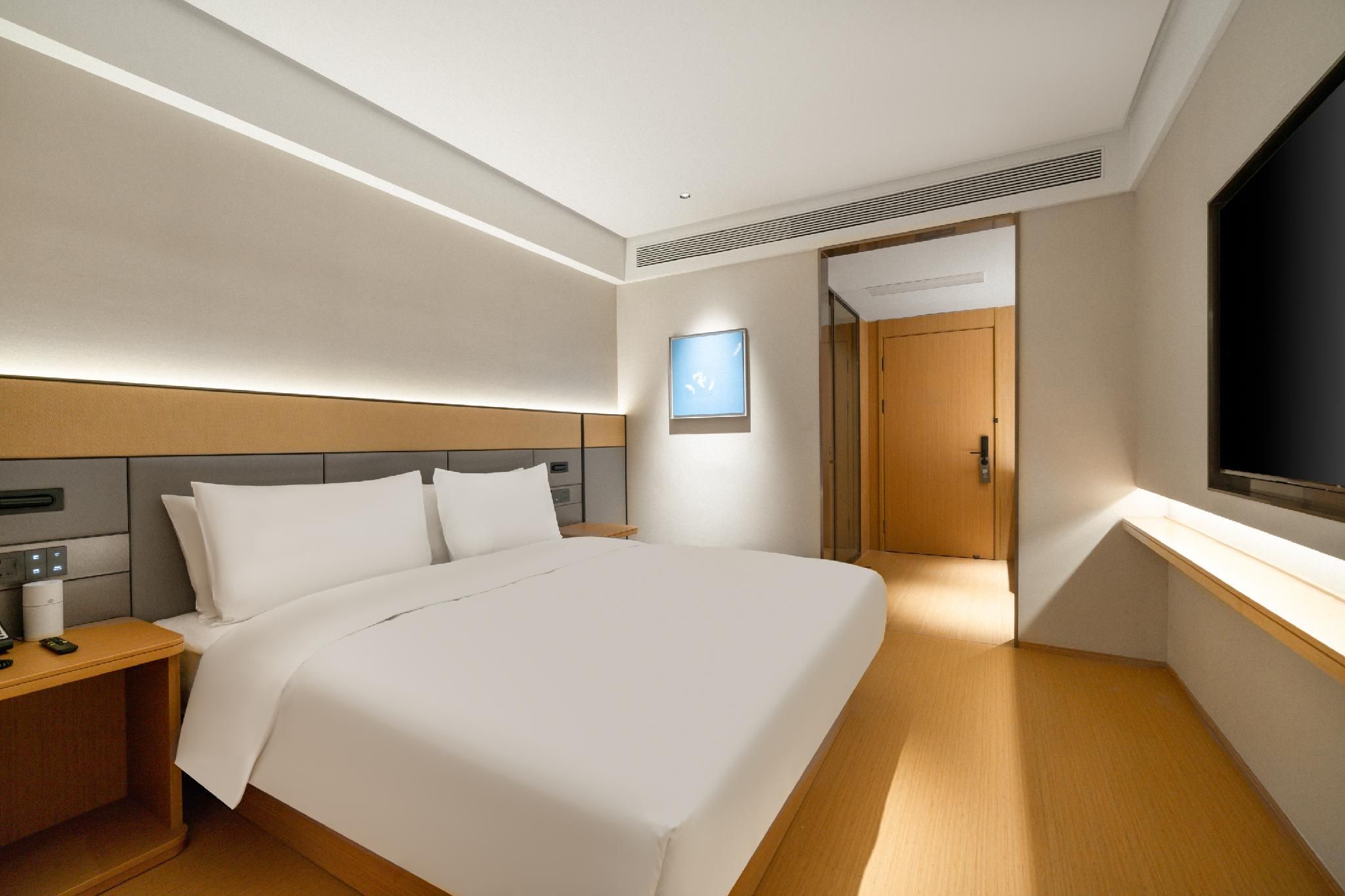 Business Queen Room