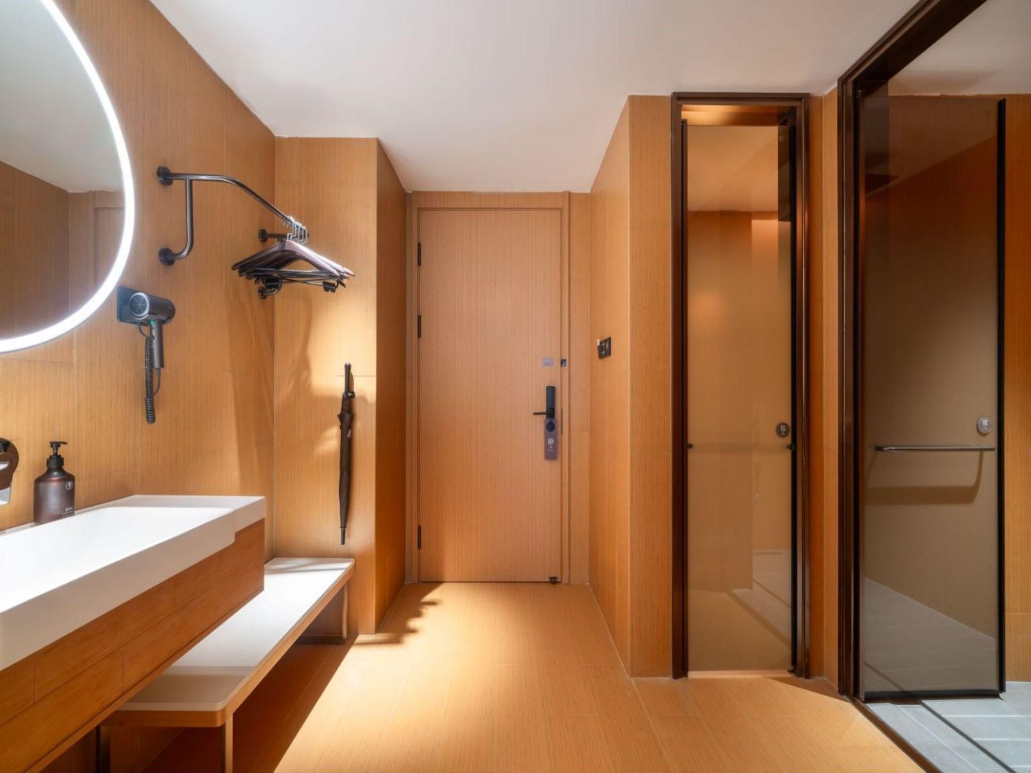 Twin Business Room