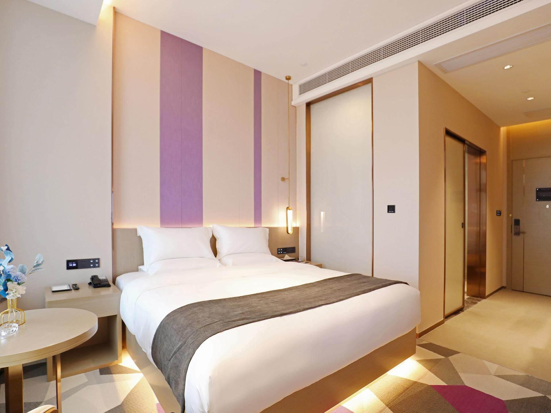WH - Deluxe Bed Room