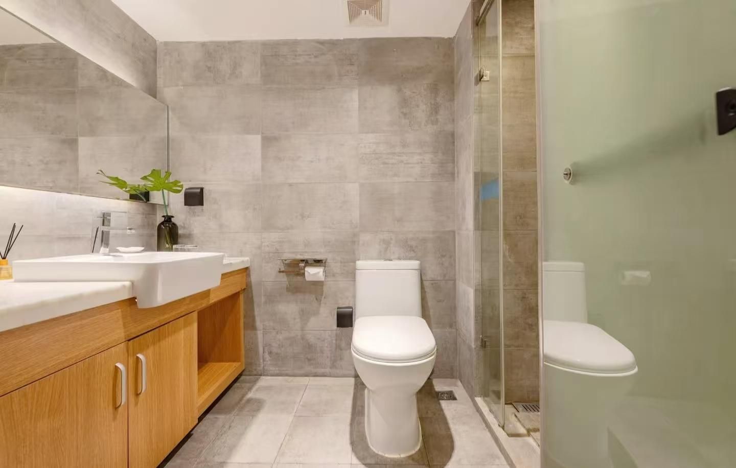 Comfort Queen Room