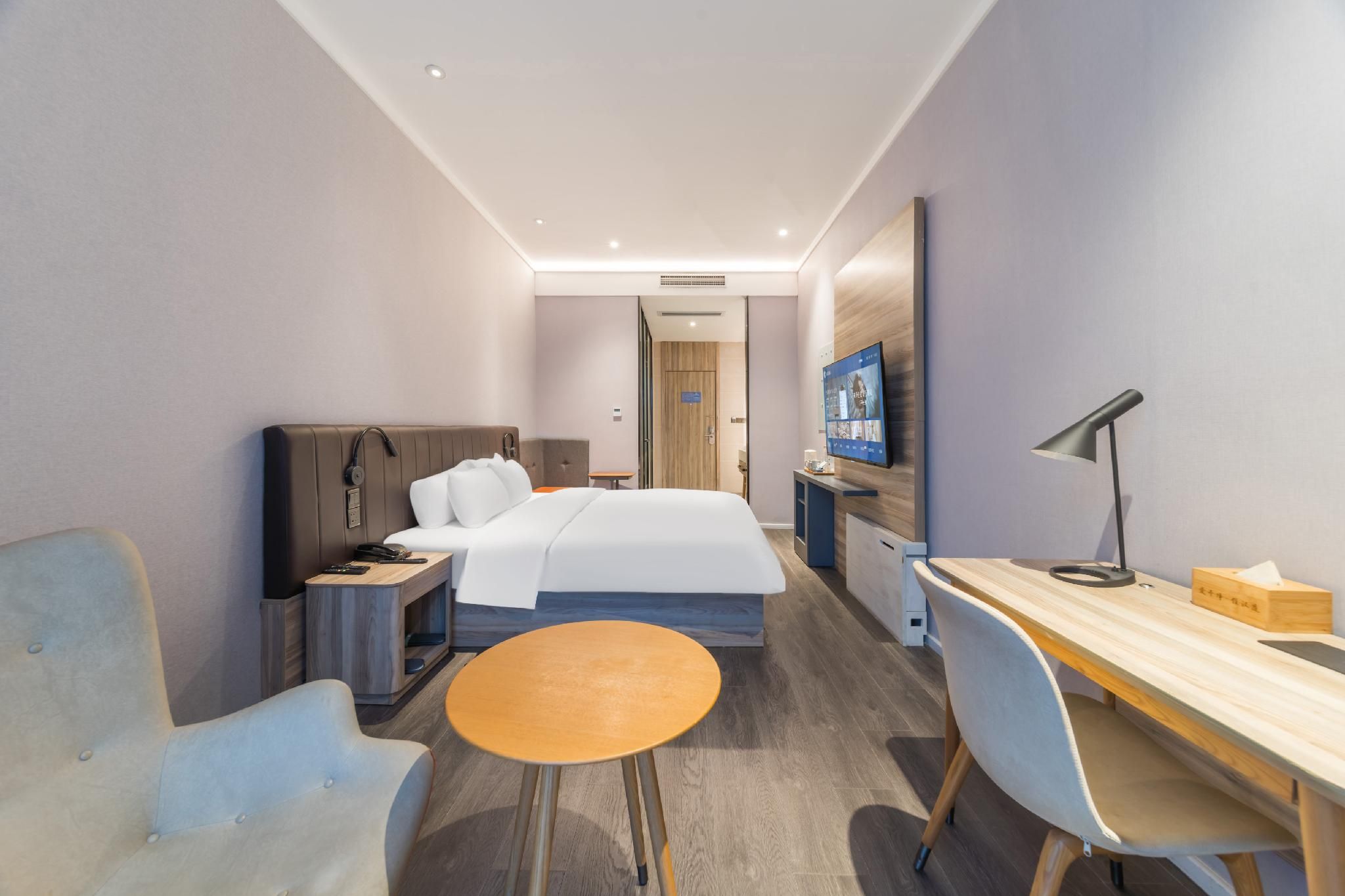 Business Queen Room