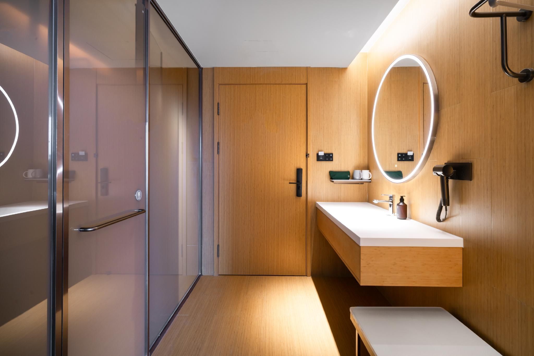 Huazhu - Superior T Bed Room
