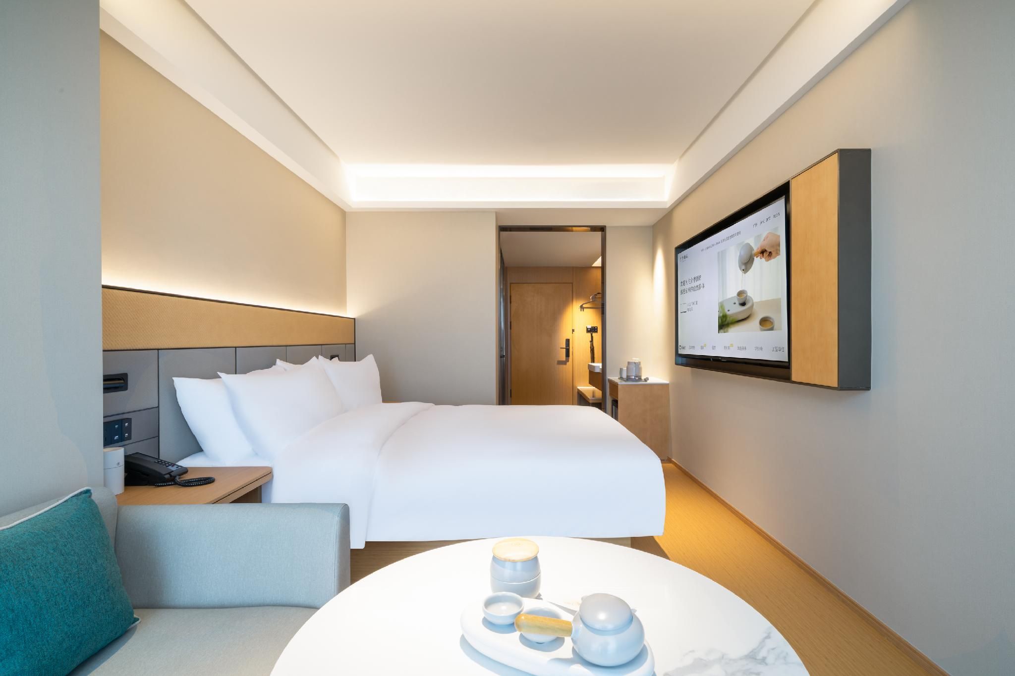 Hotel Queen Room