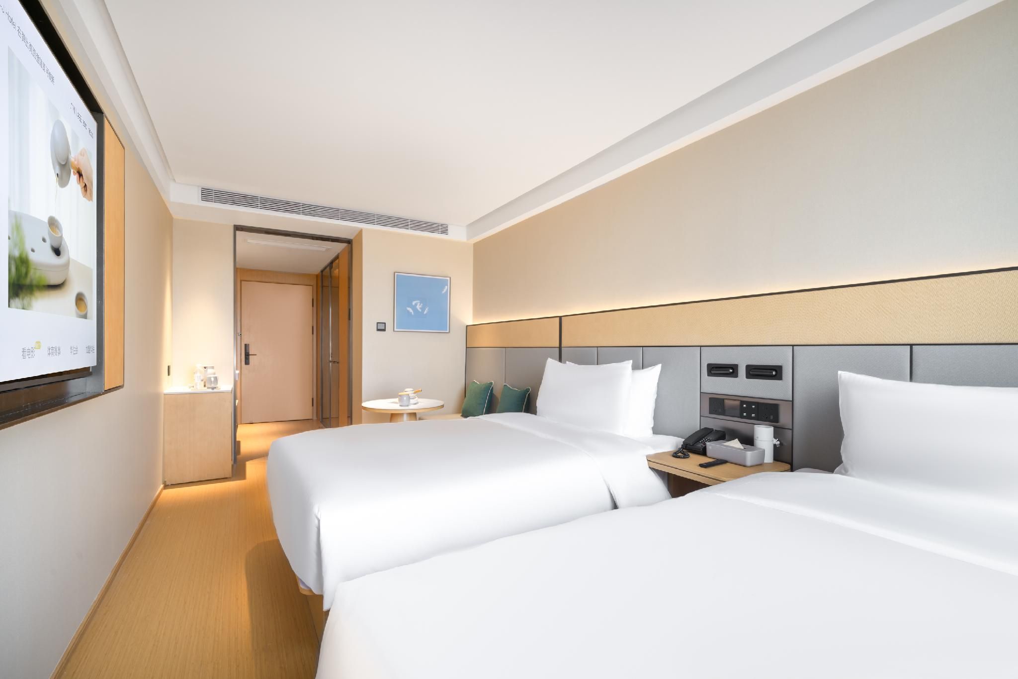 Twin Bed Room