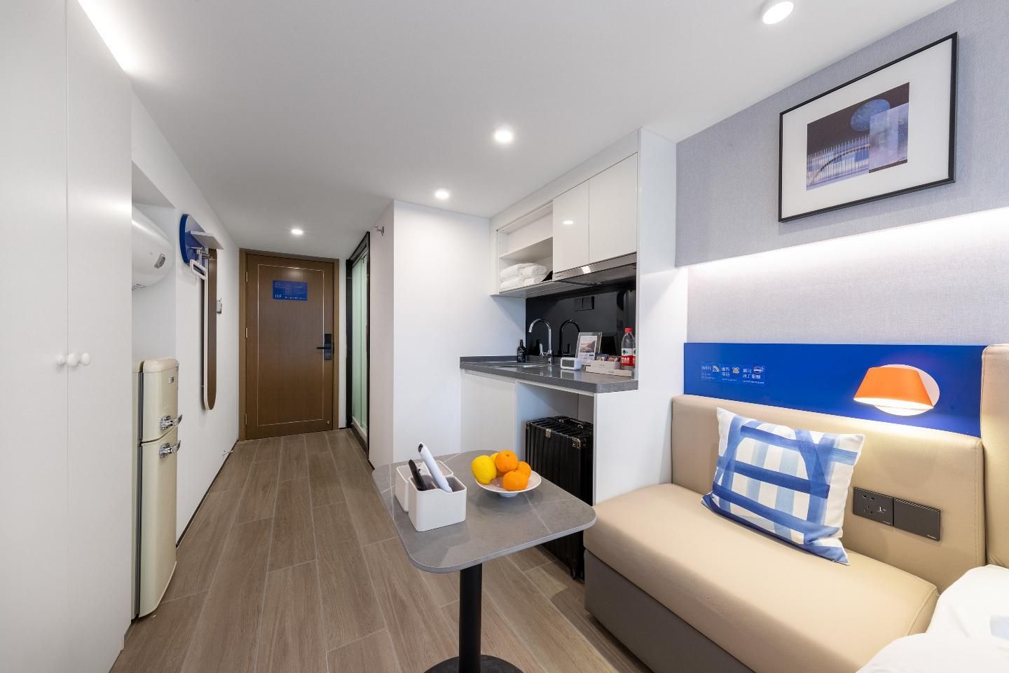 Dossen - Business Cinema Bed Room