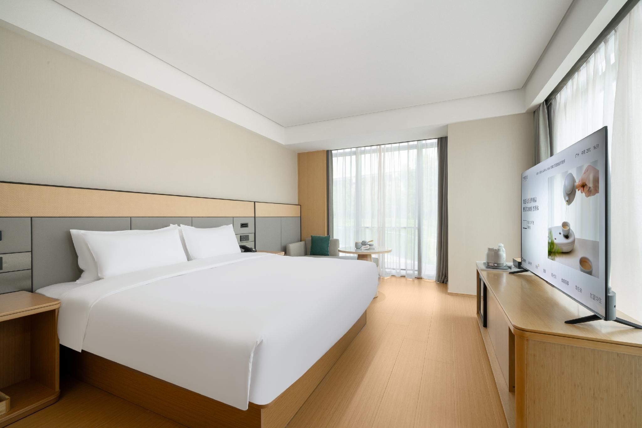 Business Queen Room