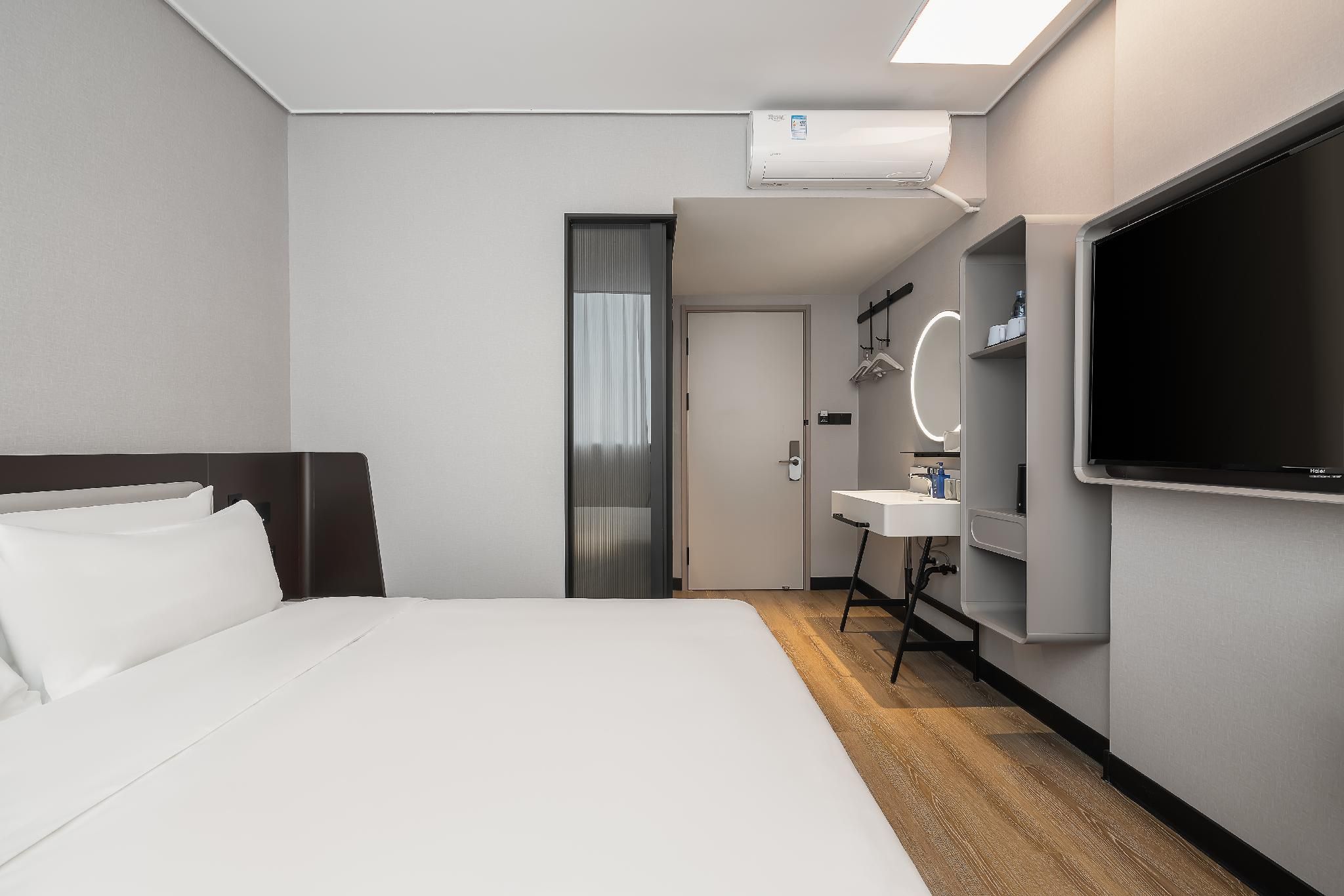Huazhu - Superior BedRoom
