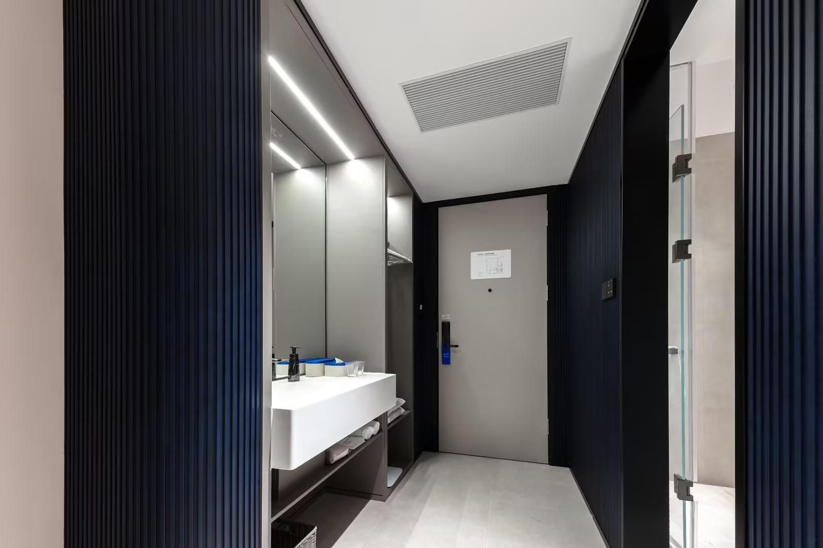 Comfort Queen Room