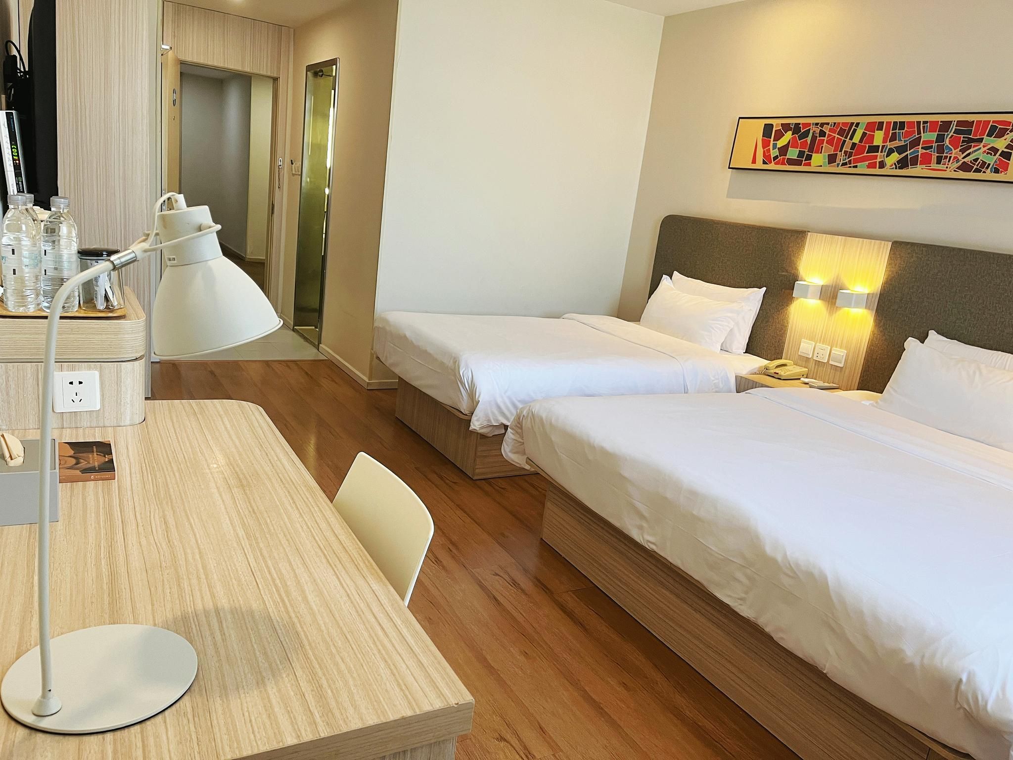 Huazhu - Family Room