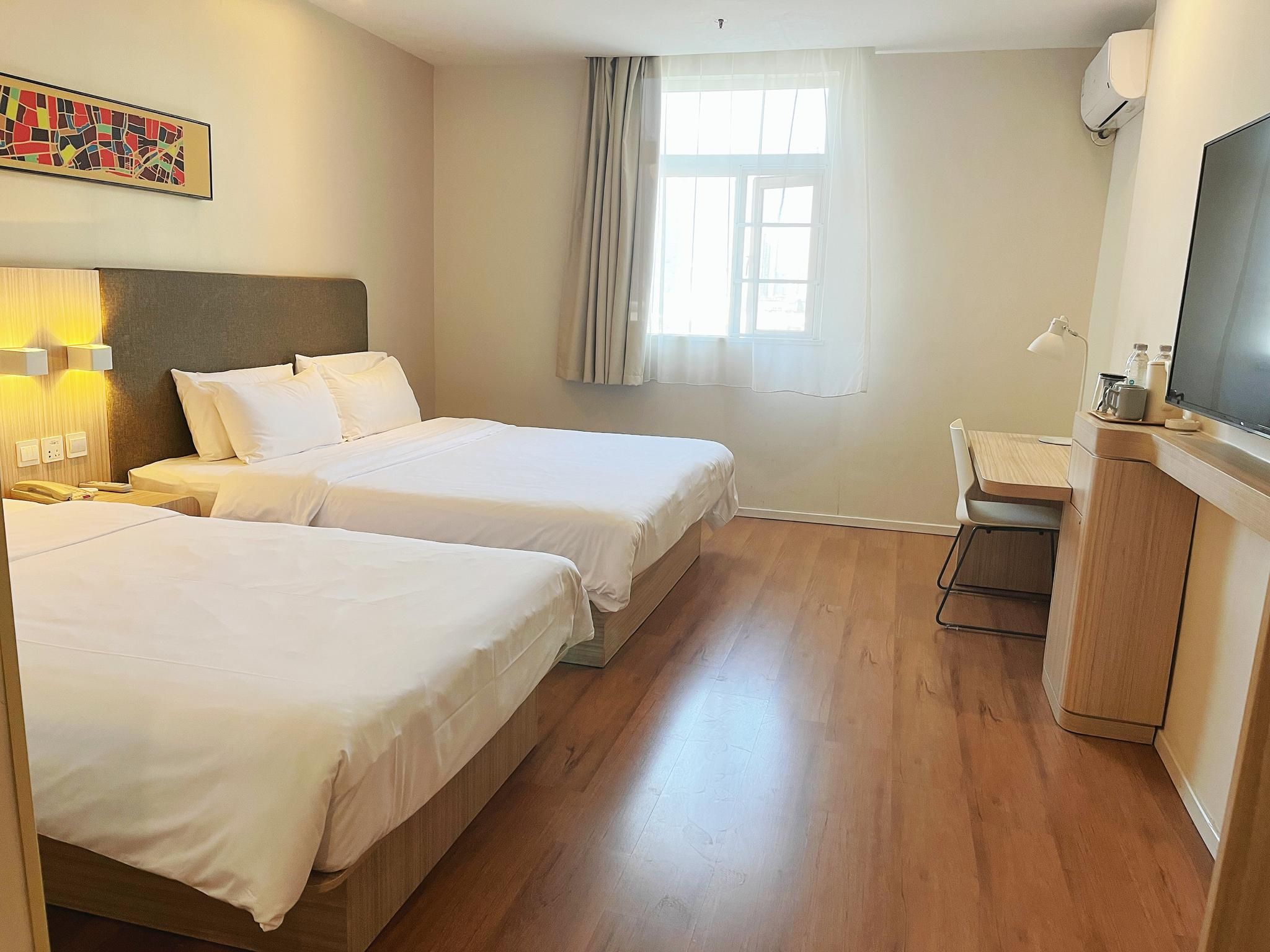 Huazhu - Family Room