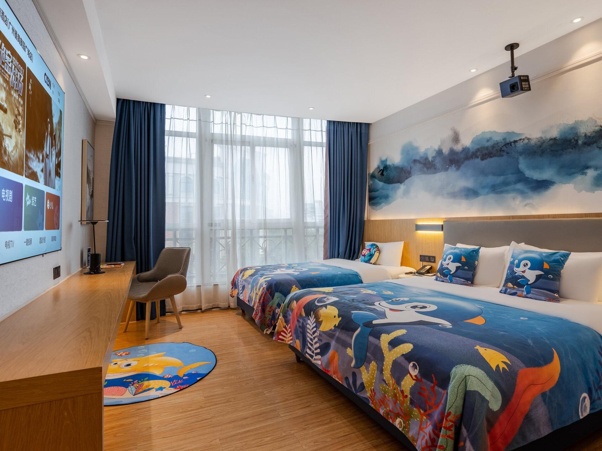 Family Kids Twin, Happy Planet Theme