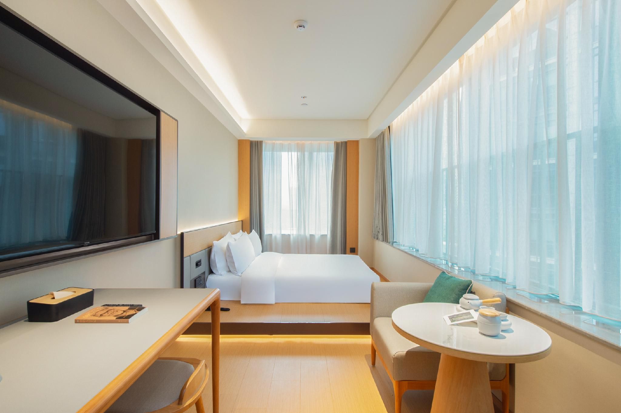 Hotel Queen Room