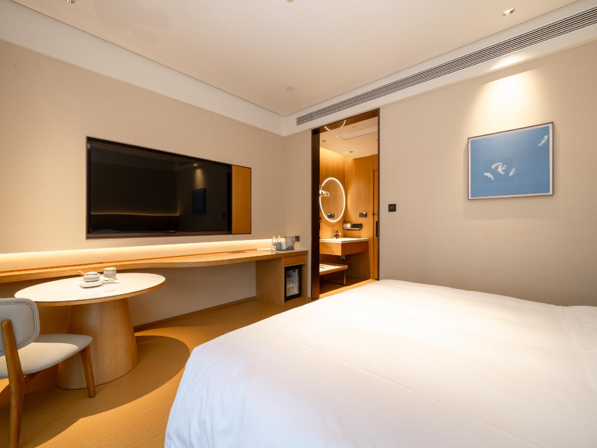 Hotel Queen Room