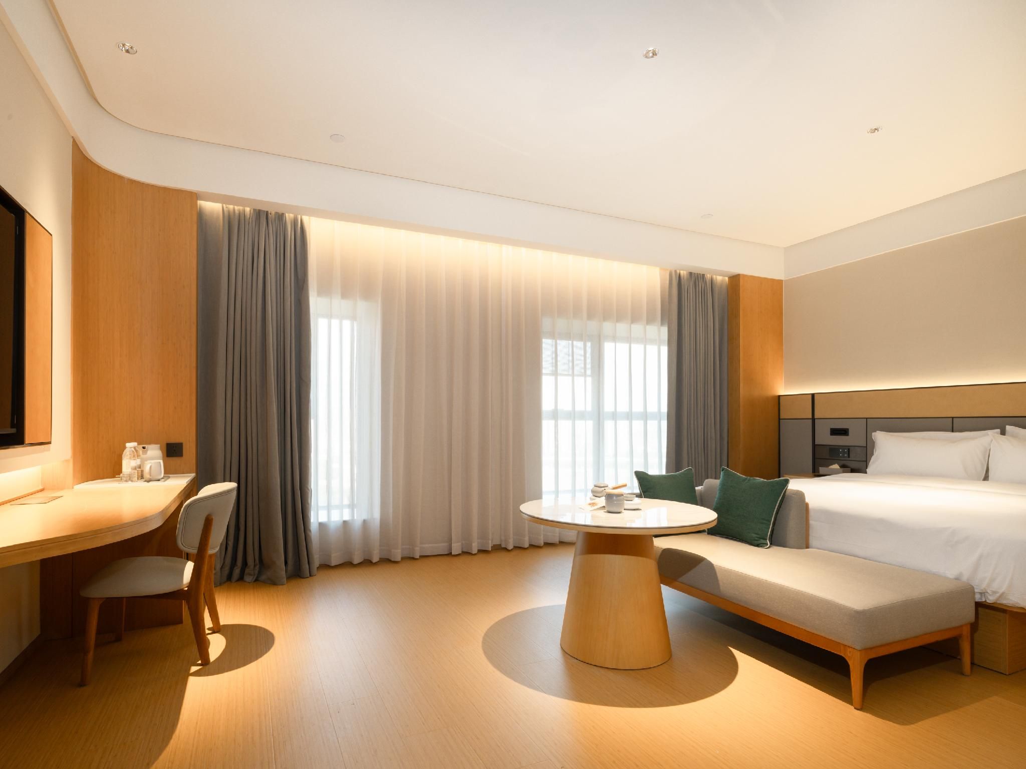 Business Queen Room