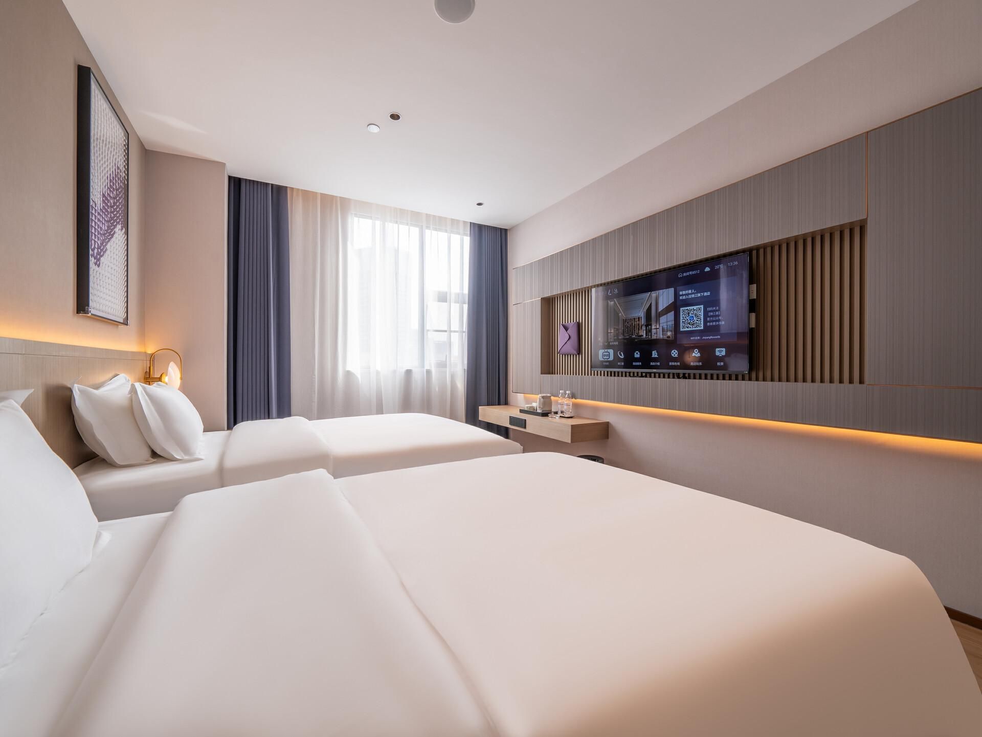 WH - Deluxe Room Twin