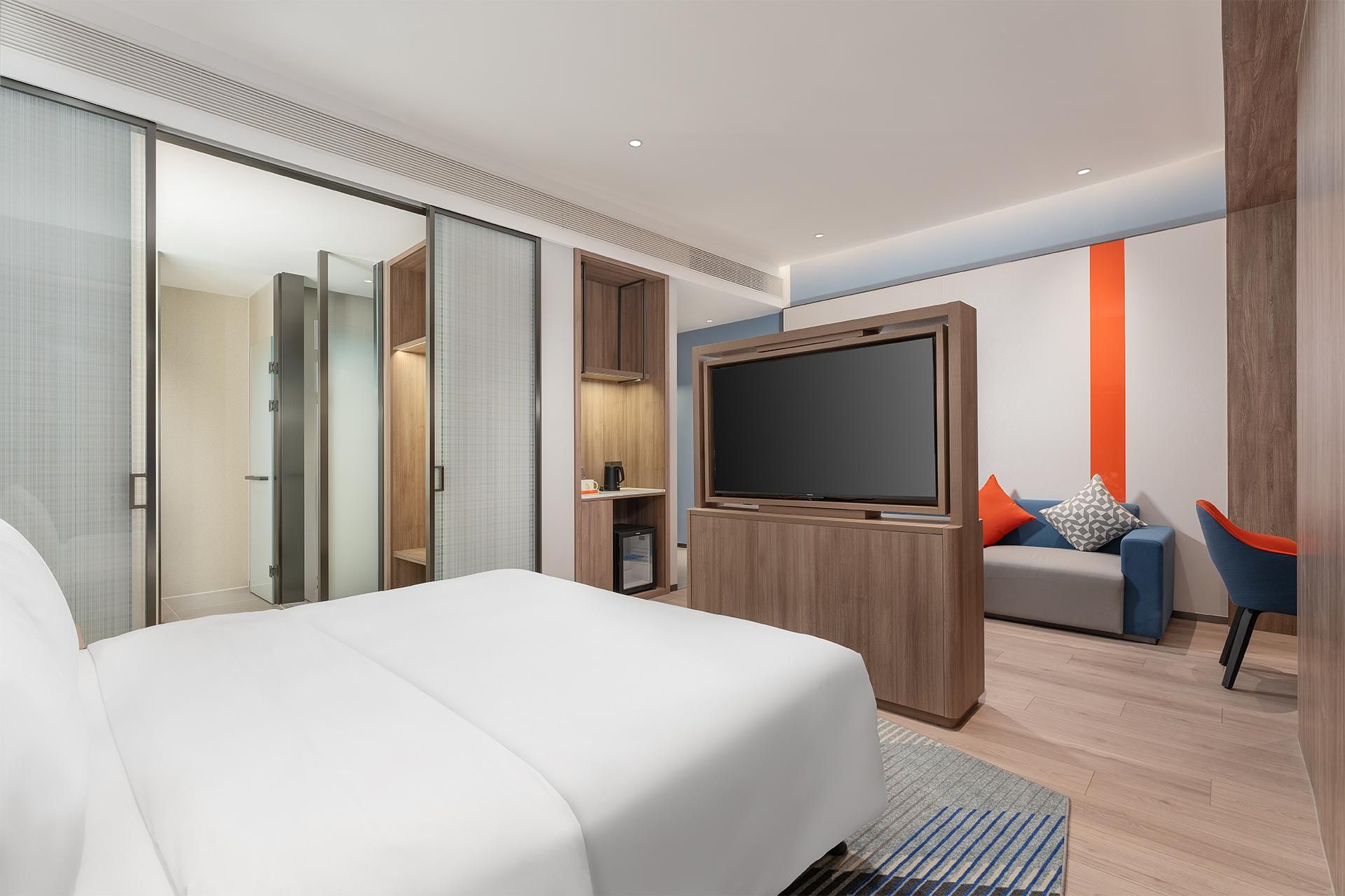 1 King Suite