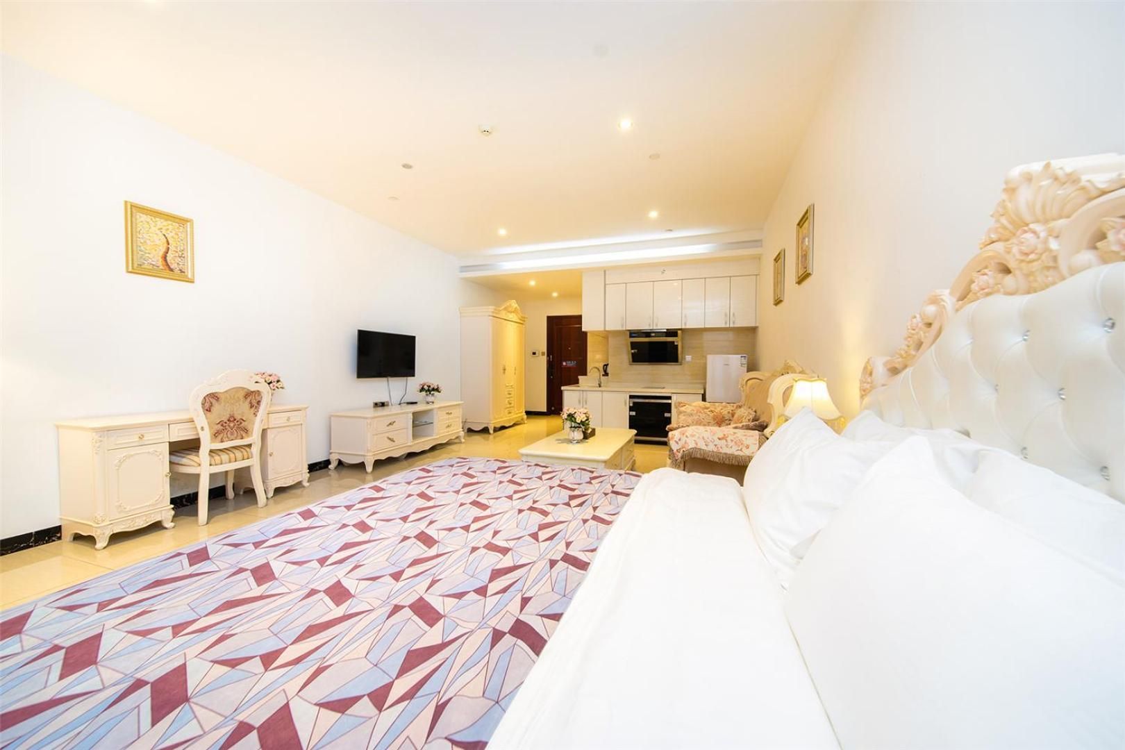 Deluxe Double Room (2 Adults + 1 Child)