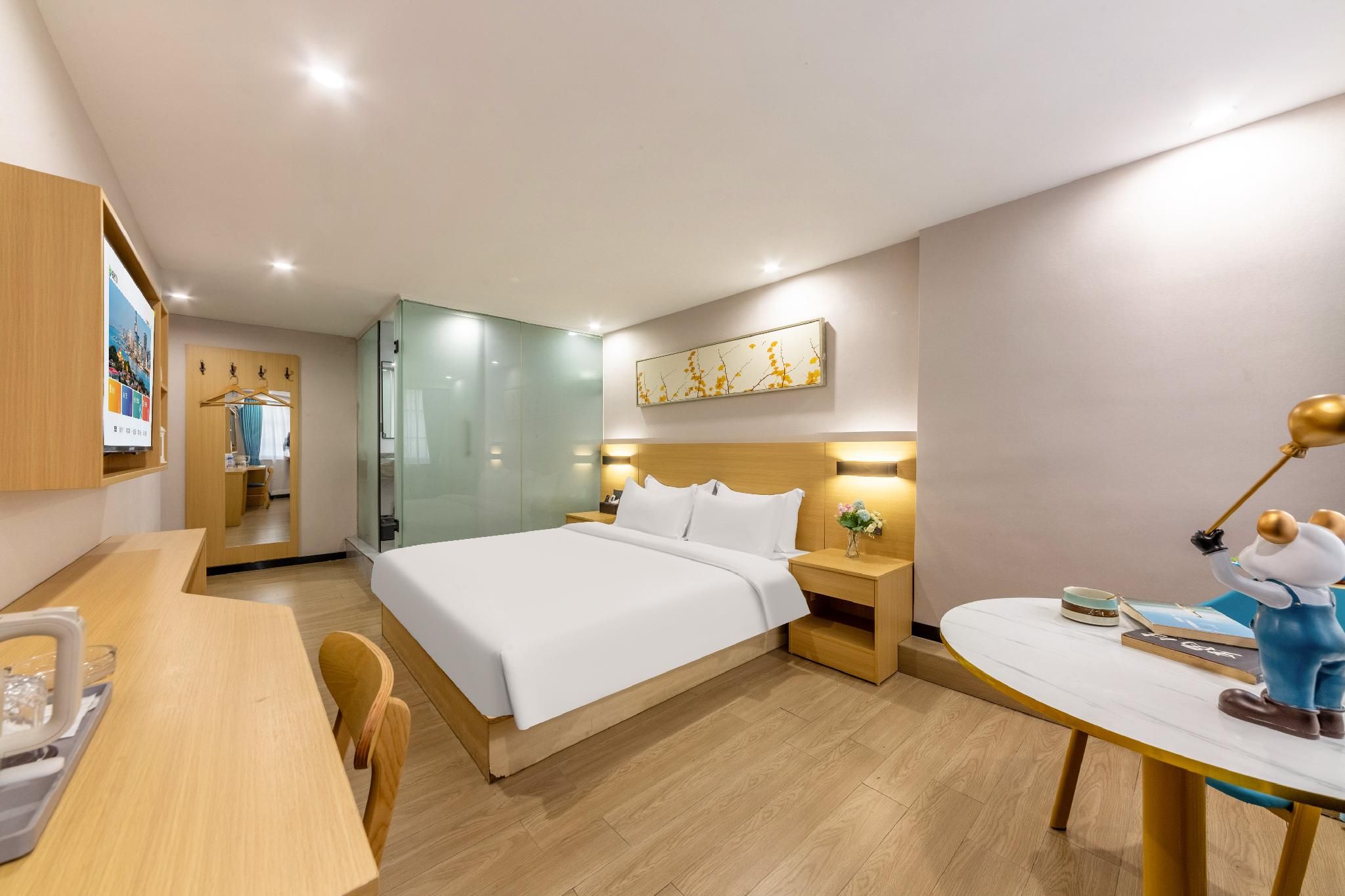 Business King Room