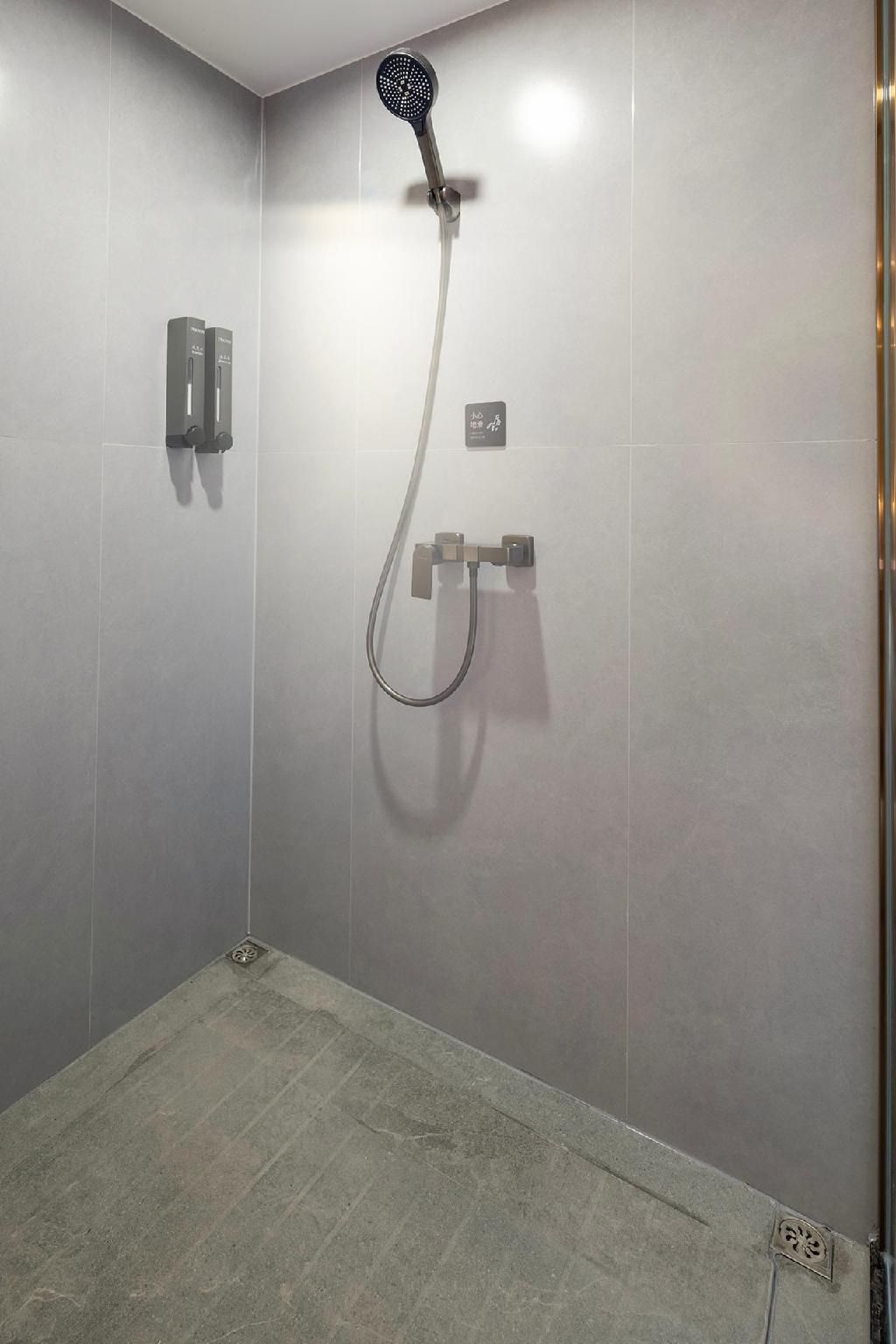 Dossen - Business Duplex One Bed Suite