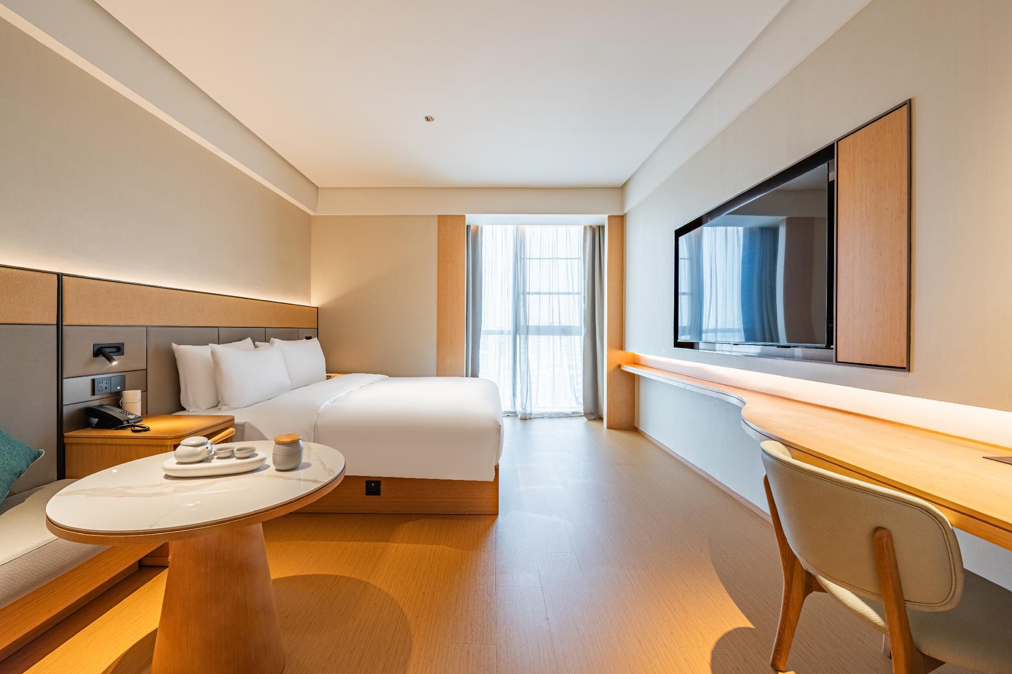 Business Queen Room