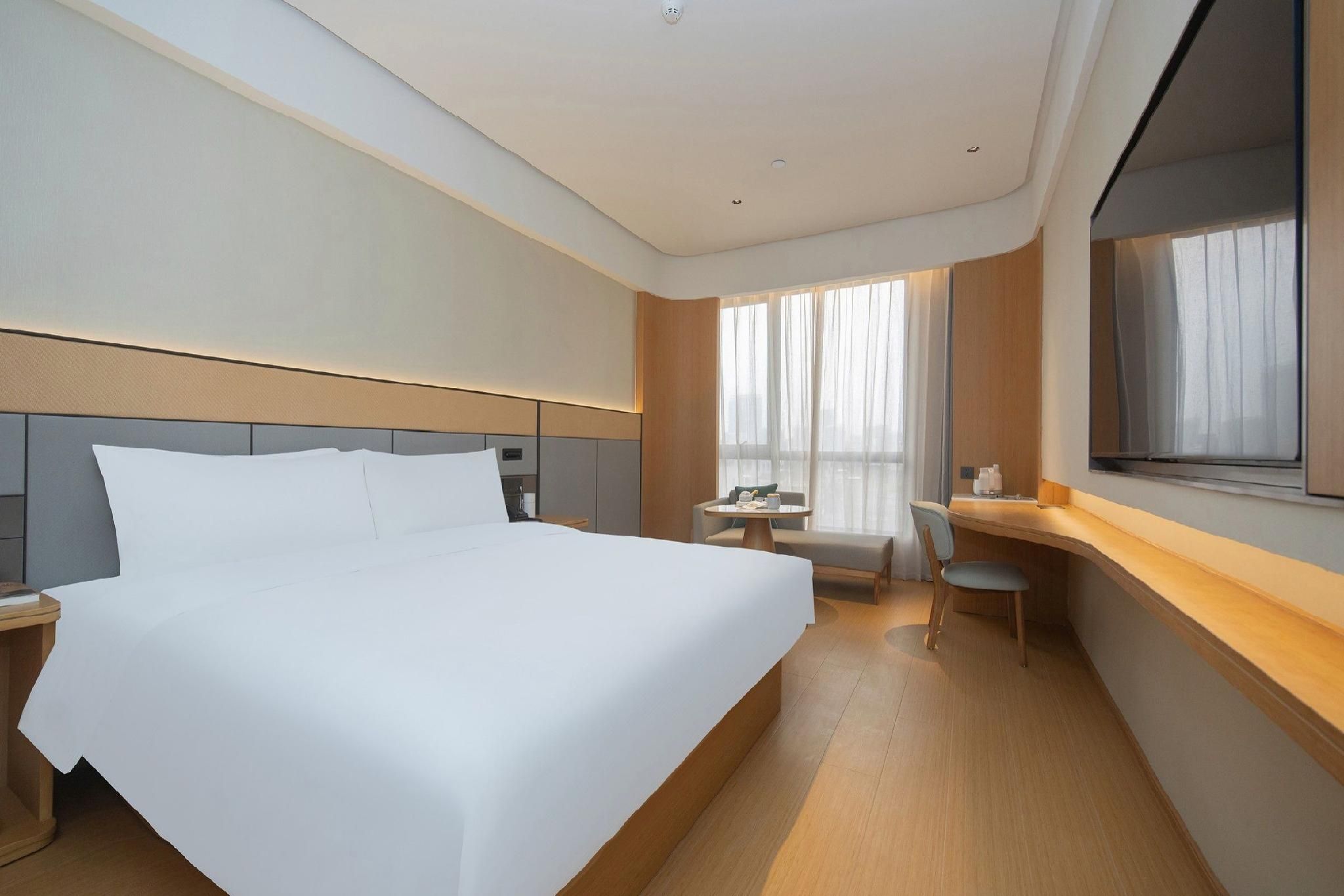 Business Queen Room