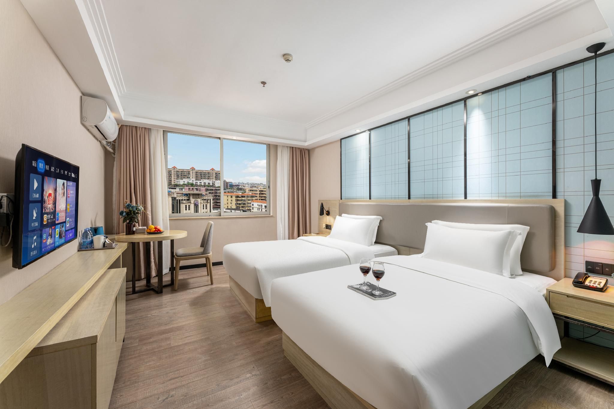 Twin Bed Room