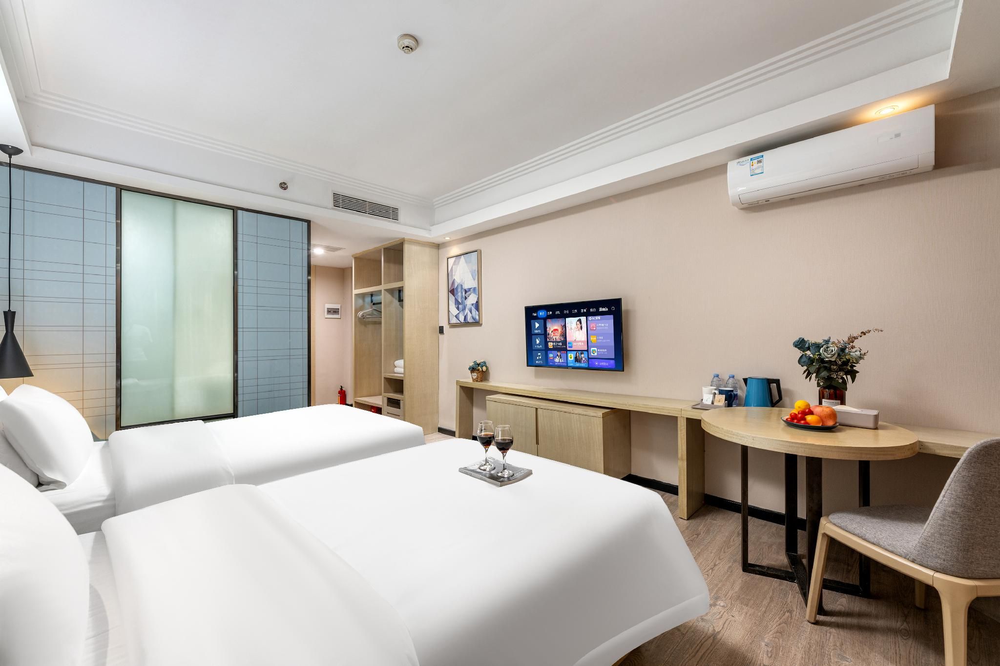 Twin Bed Room