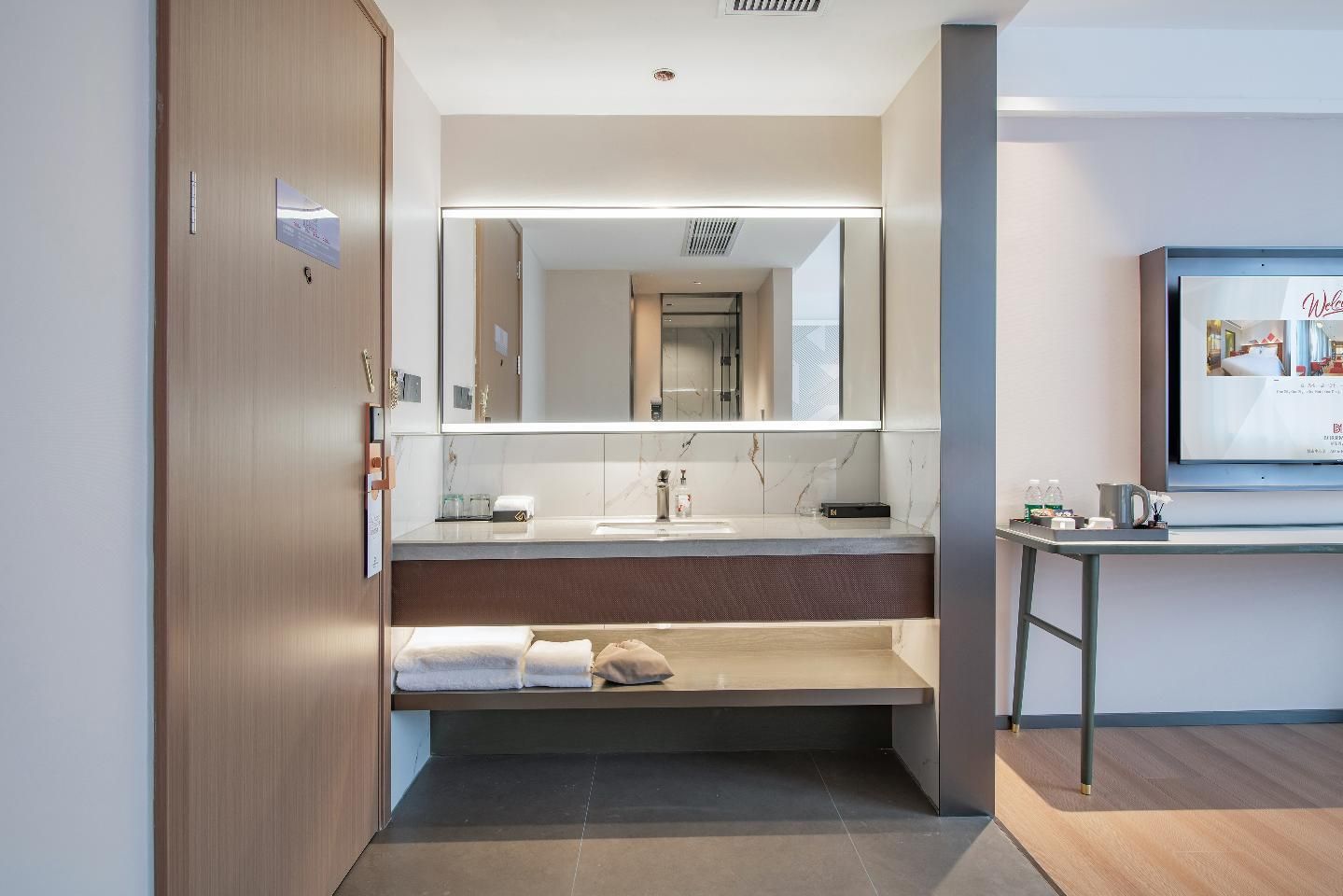 Dossen - Bed Room With City View