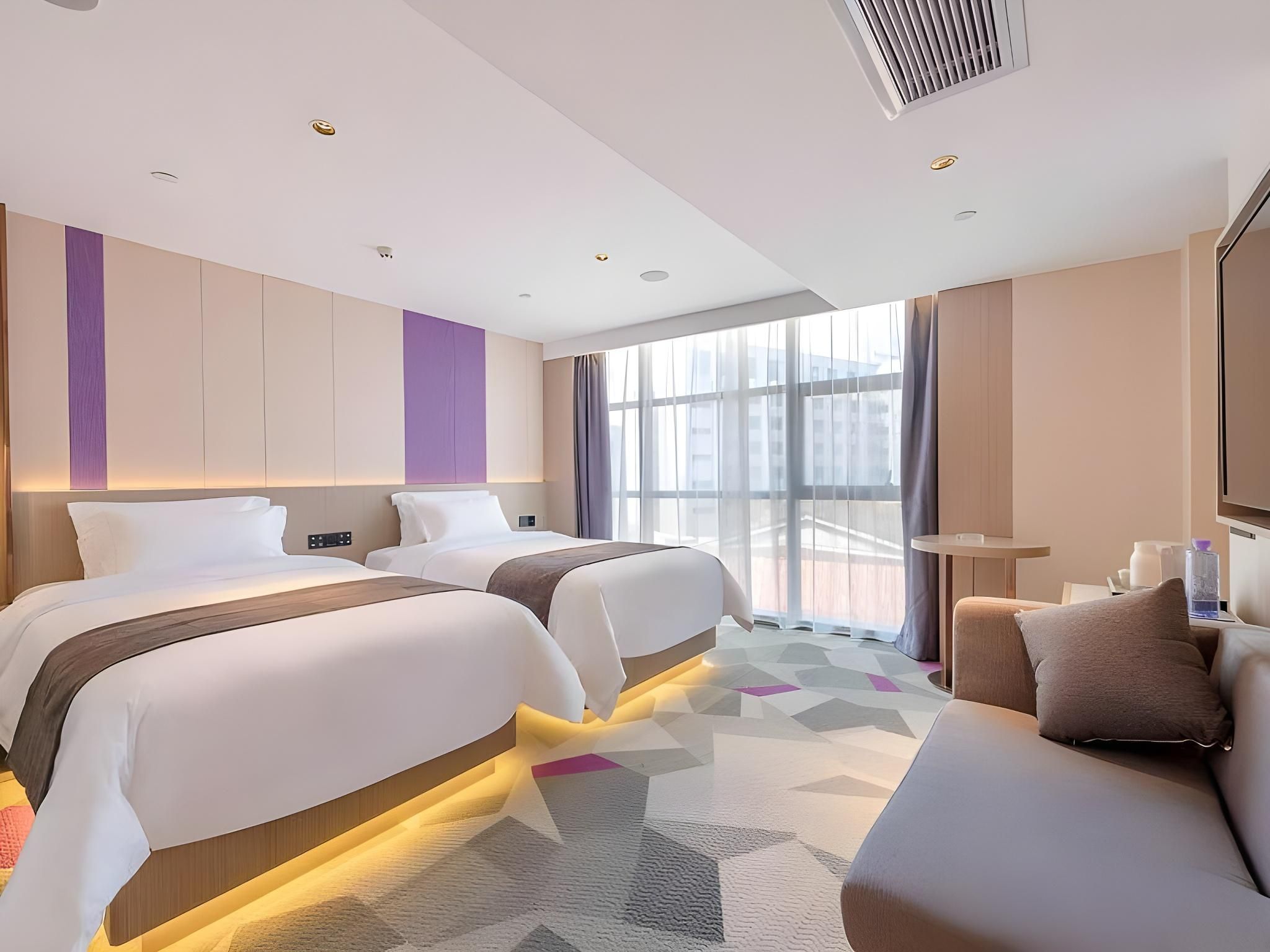 WH - Deluxe Room Twin