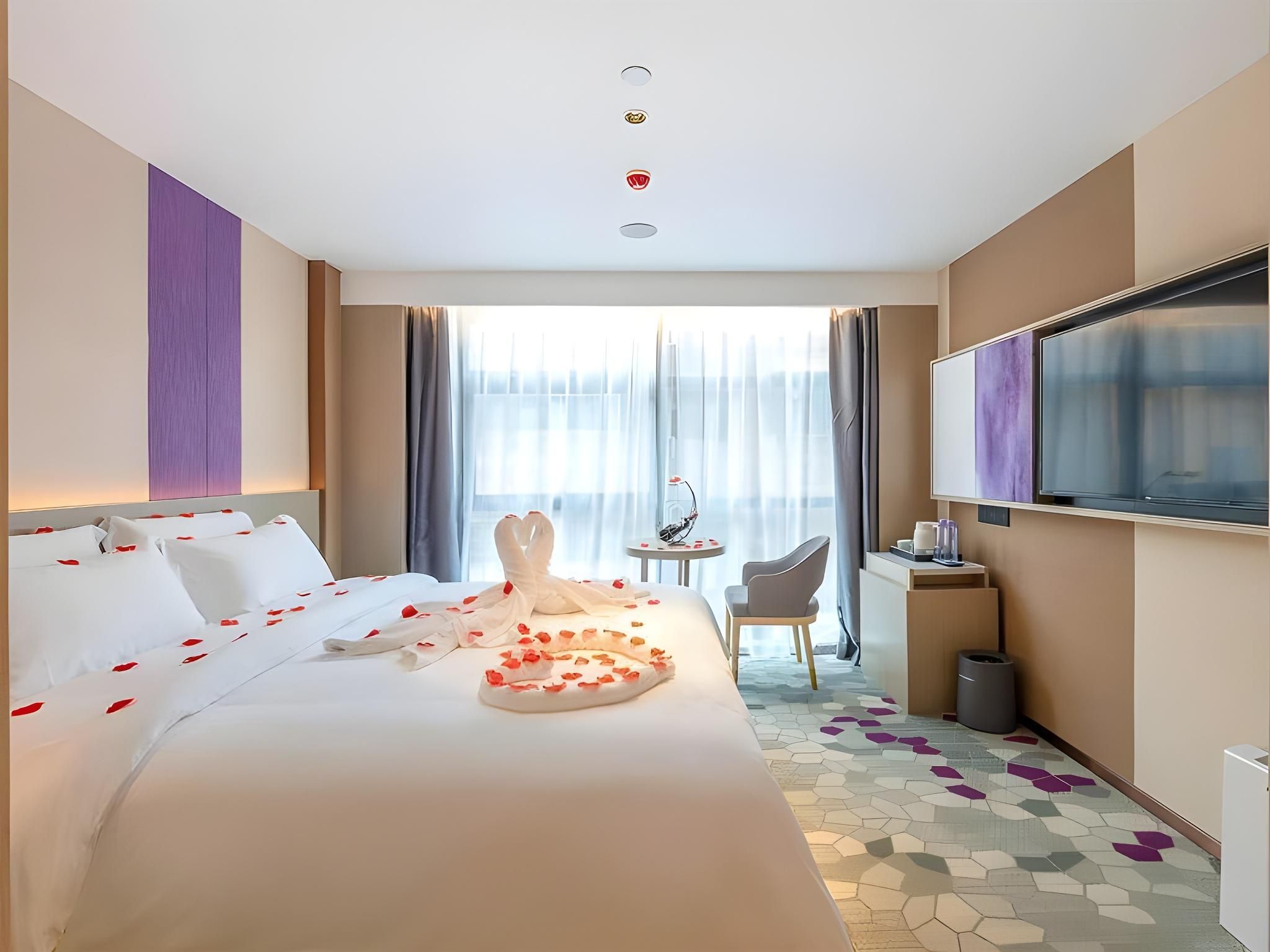 WH - Youxiang Romantic Room