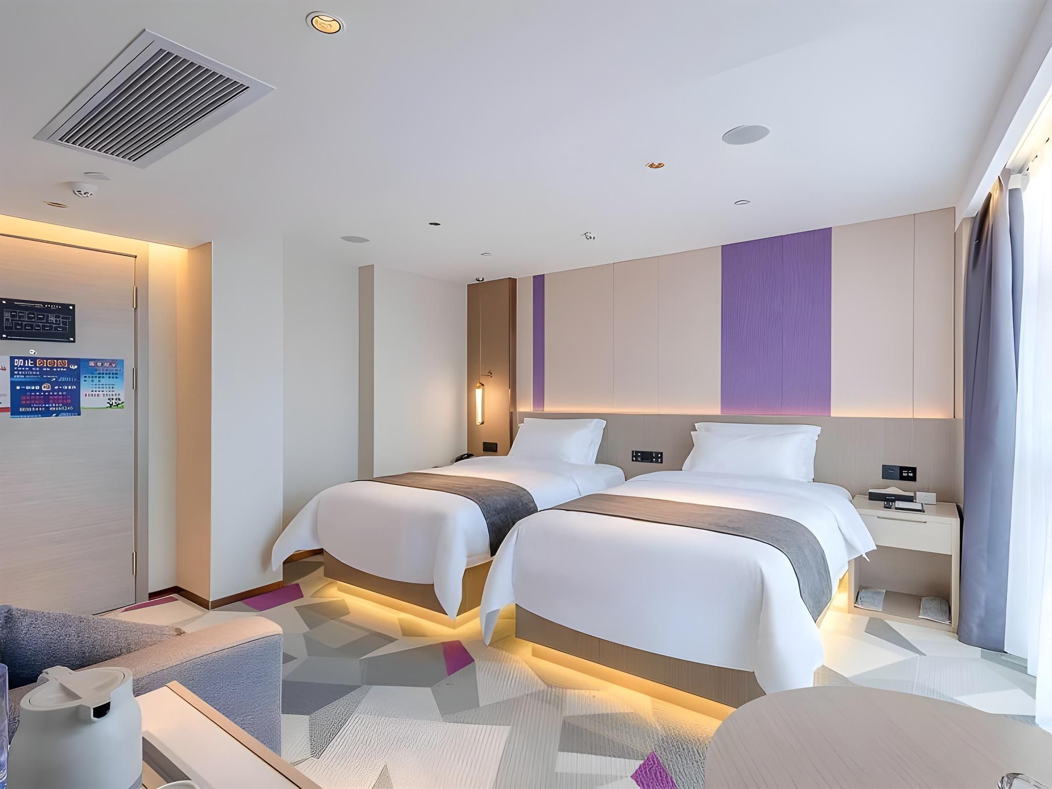 WH - Deluxe Room Twin