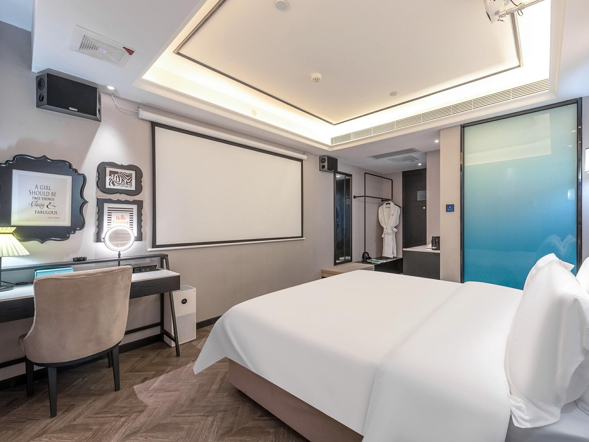 Xana - Visual 1 Bed Room