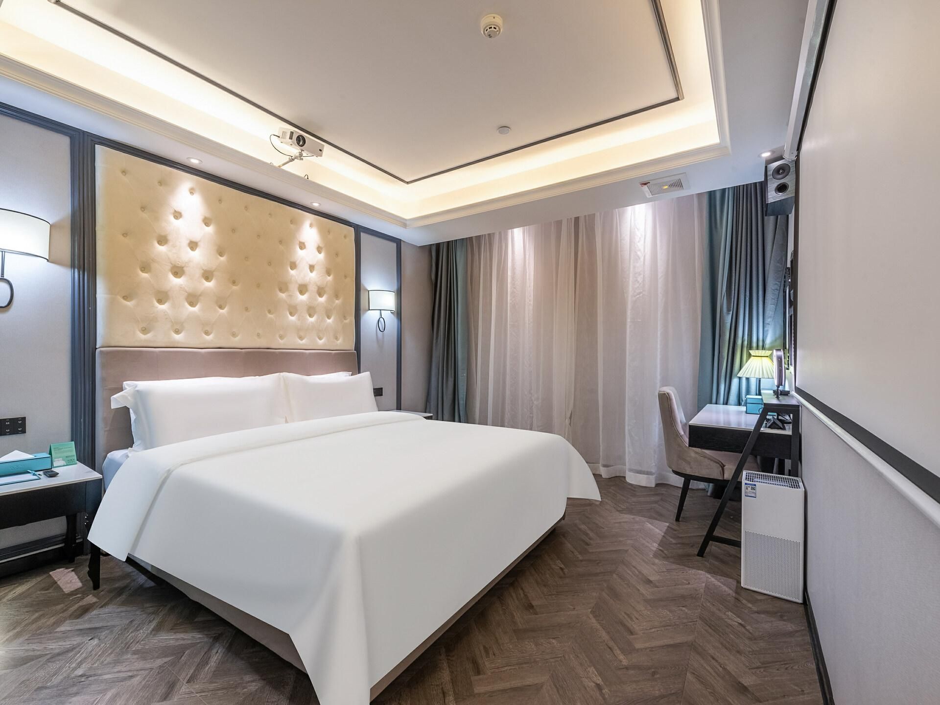Xana - Visual 1 Bed Room