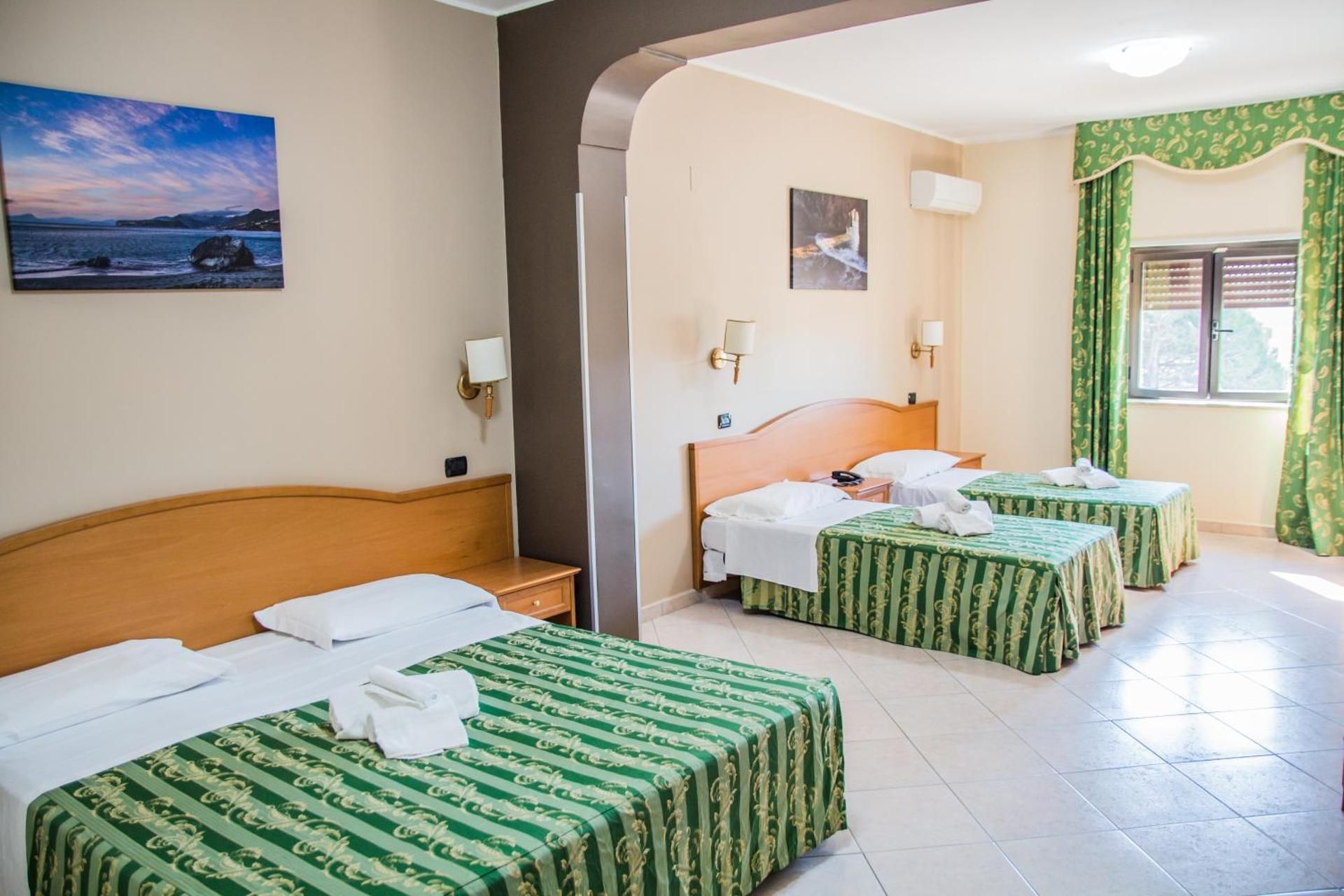 Economy Quadruple Room