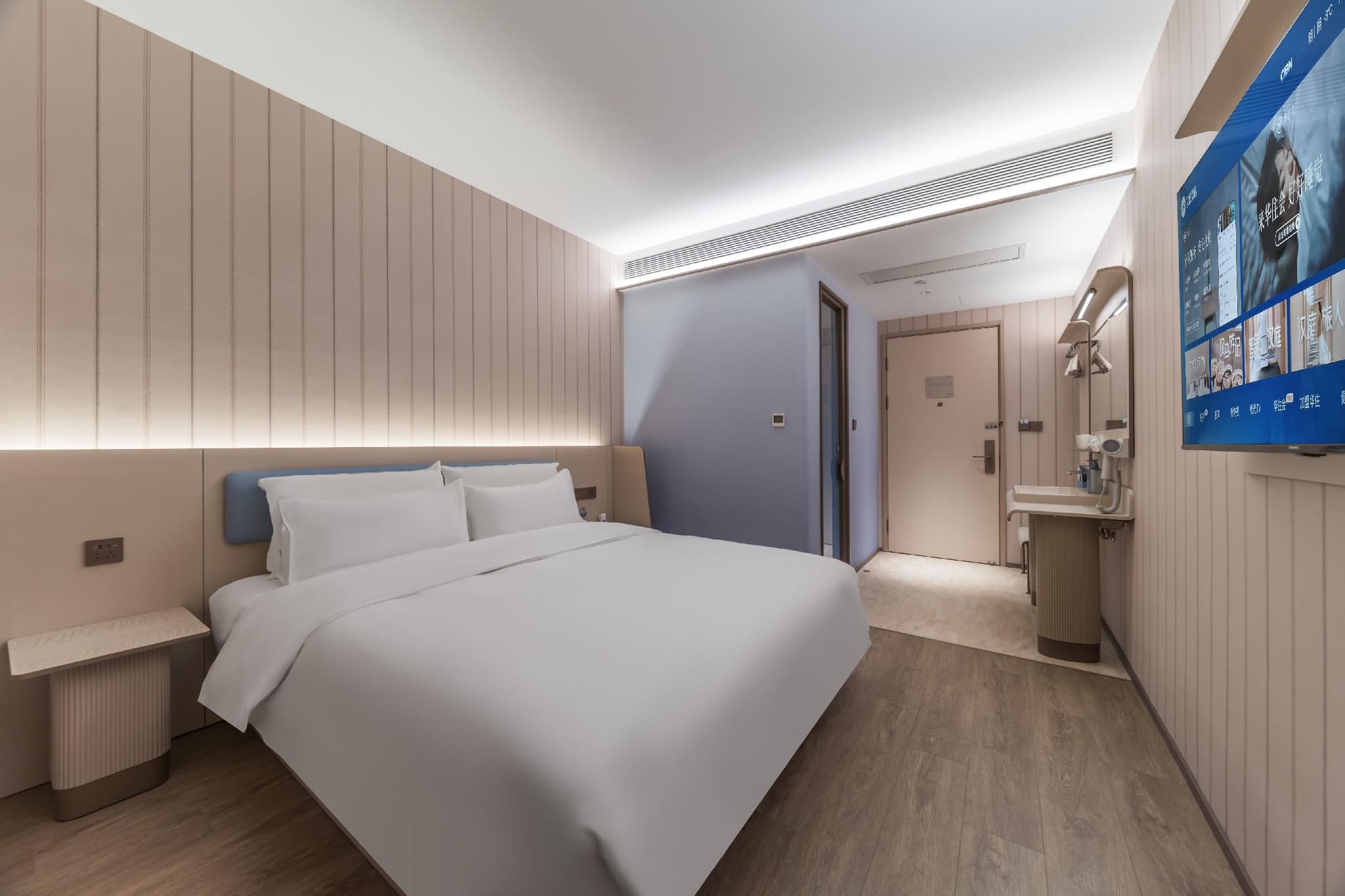 Business Queen Room