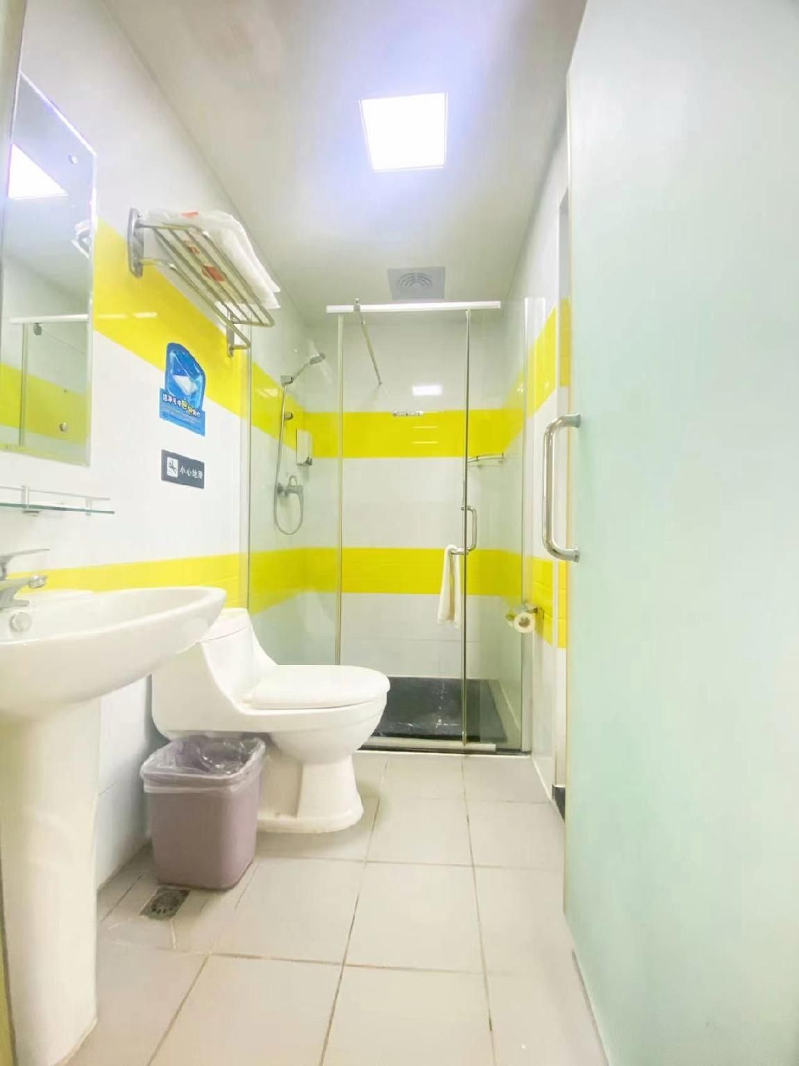 Economy Room